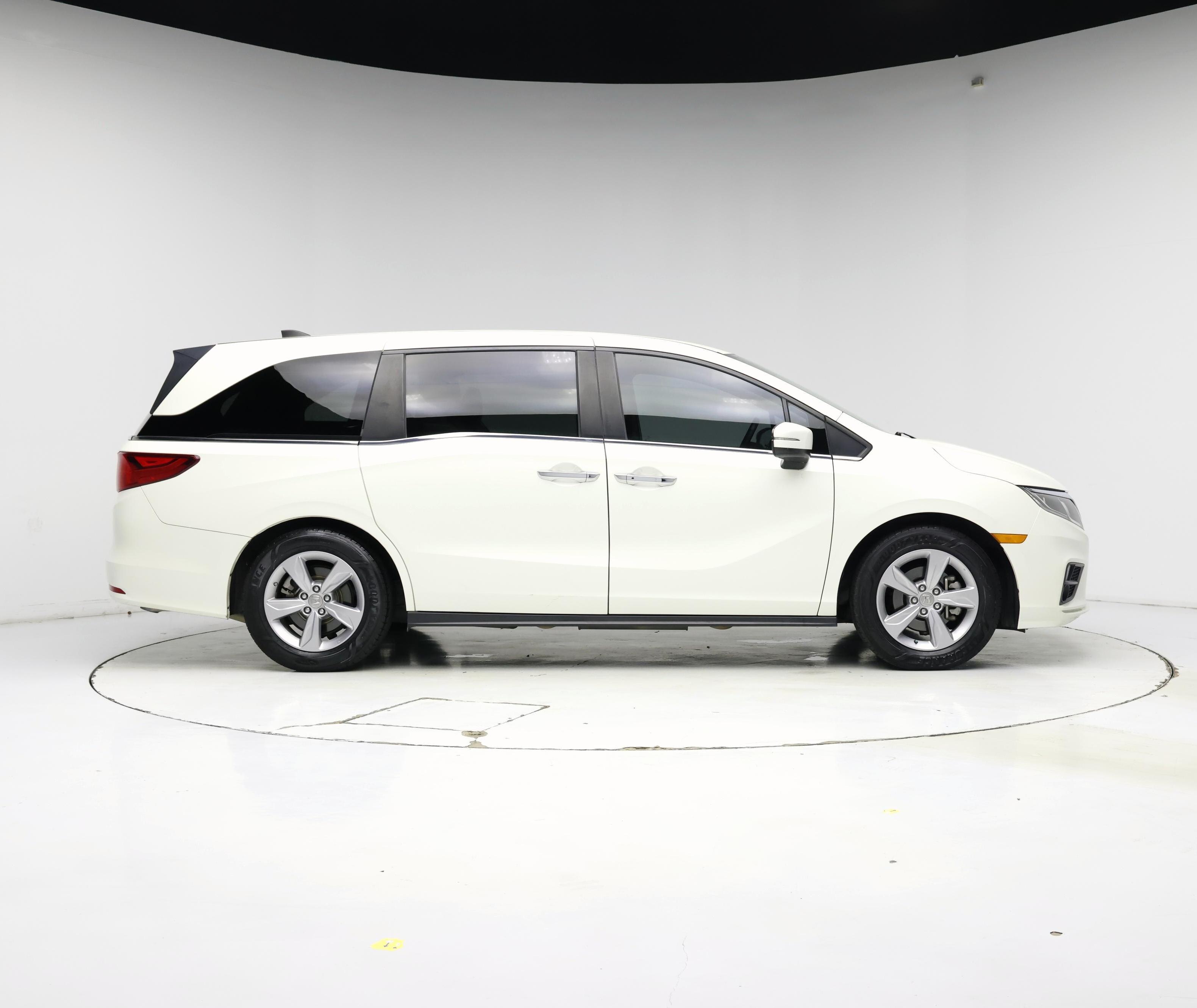 Thumbnail: 2019 Honda Odyssey - 7