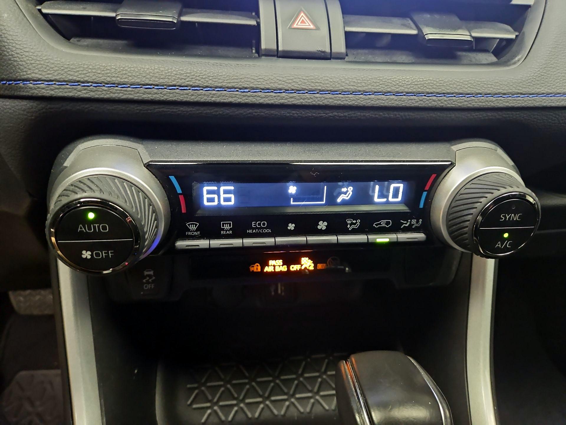 Thumbnail: 2023 Toyota RAV4 - 16