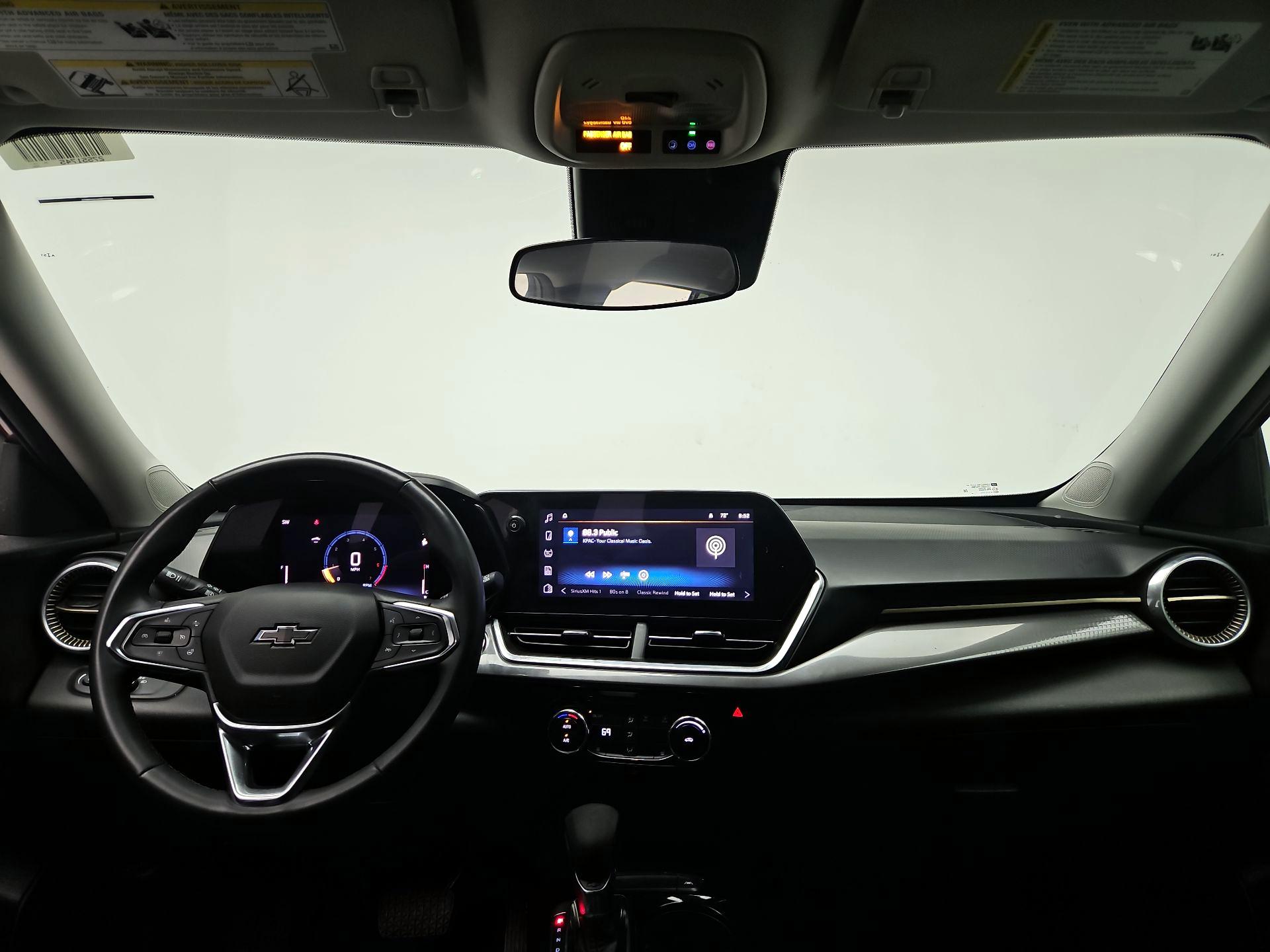 Thumbnail: 2024 Chevrolet Trax - 9