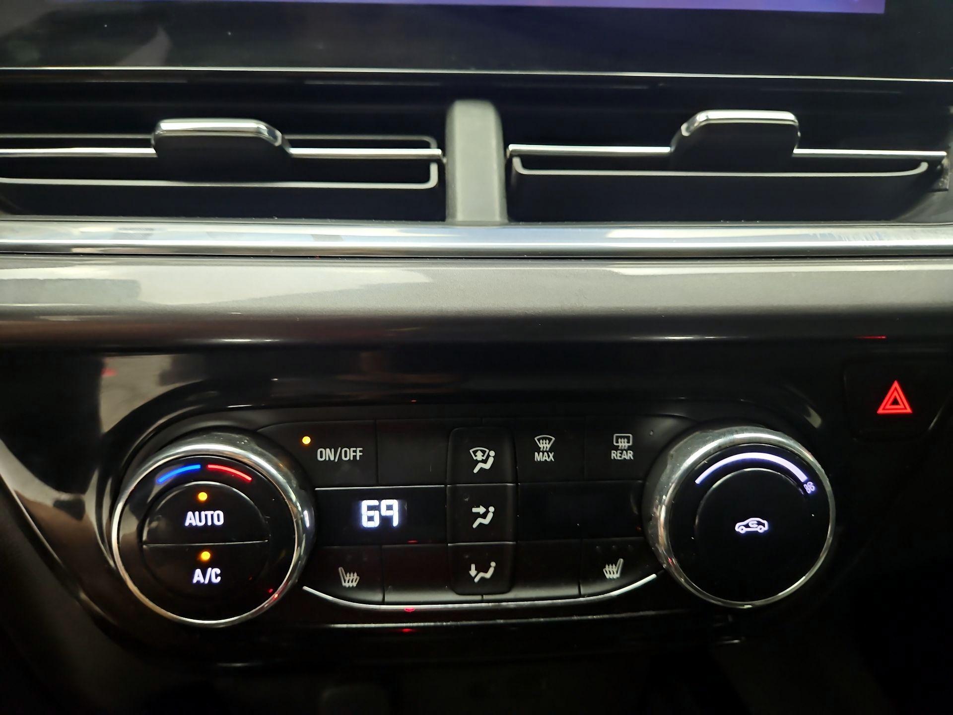 Thumbnail: 2024 Chevrolet Trax - 16