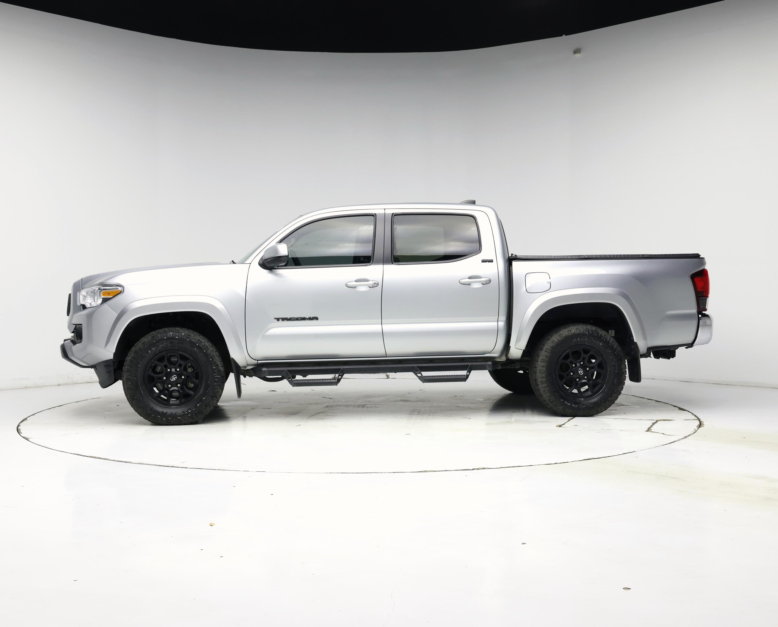 Thumbnail: 2022 Toyota Tacoma - 3
