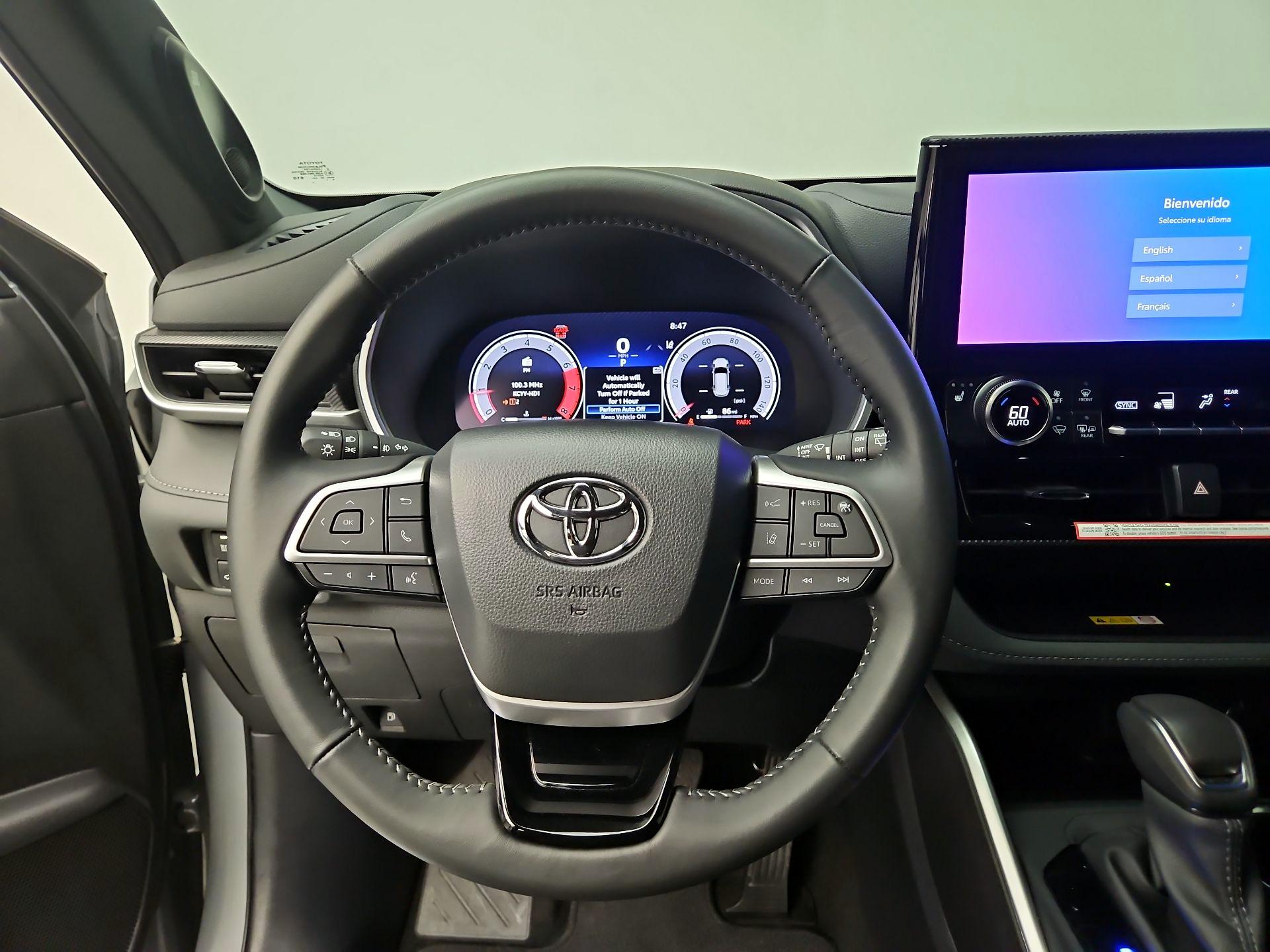 Thumbnail: 2025 Toyota Highlander - 10