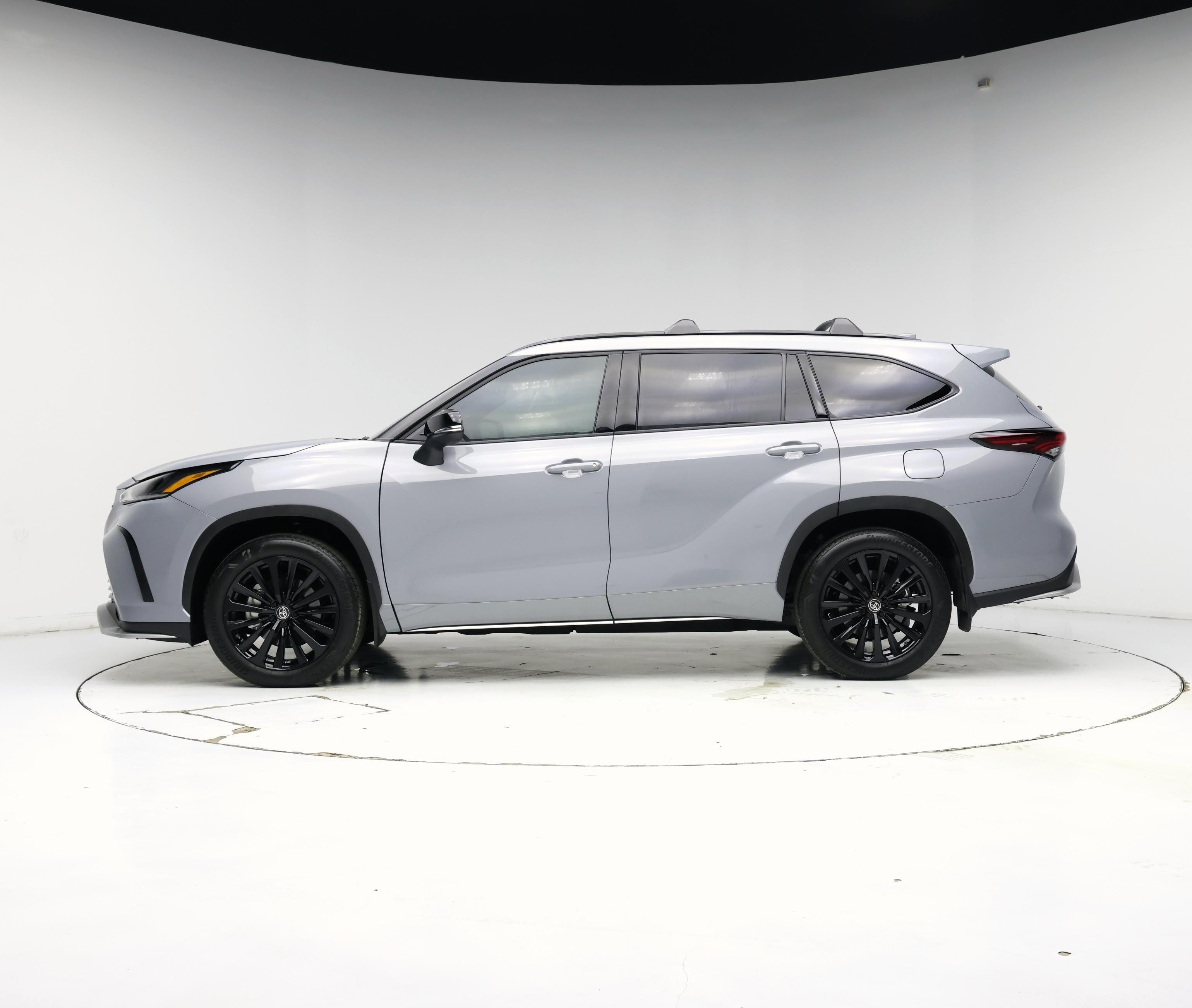 Thumbnail: 2025 Toyota Highlander - 3