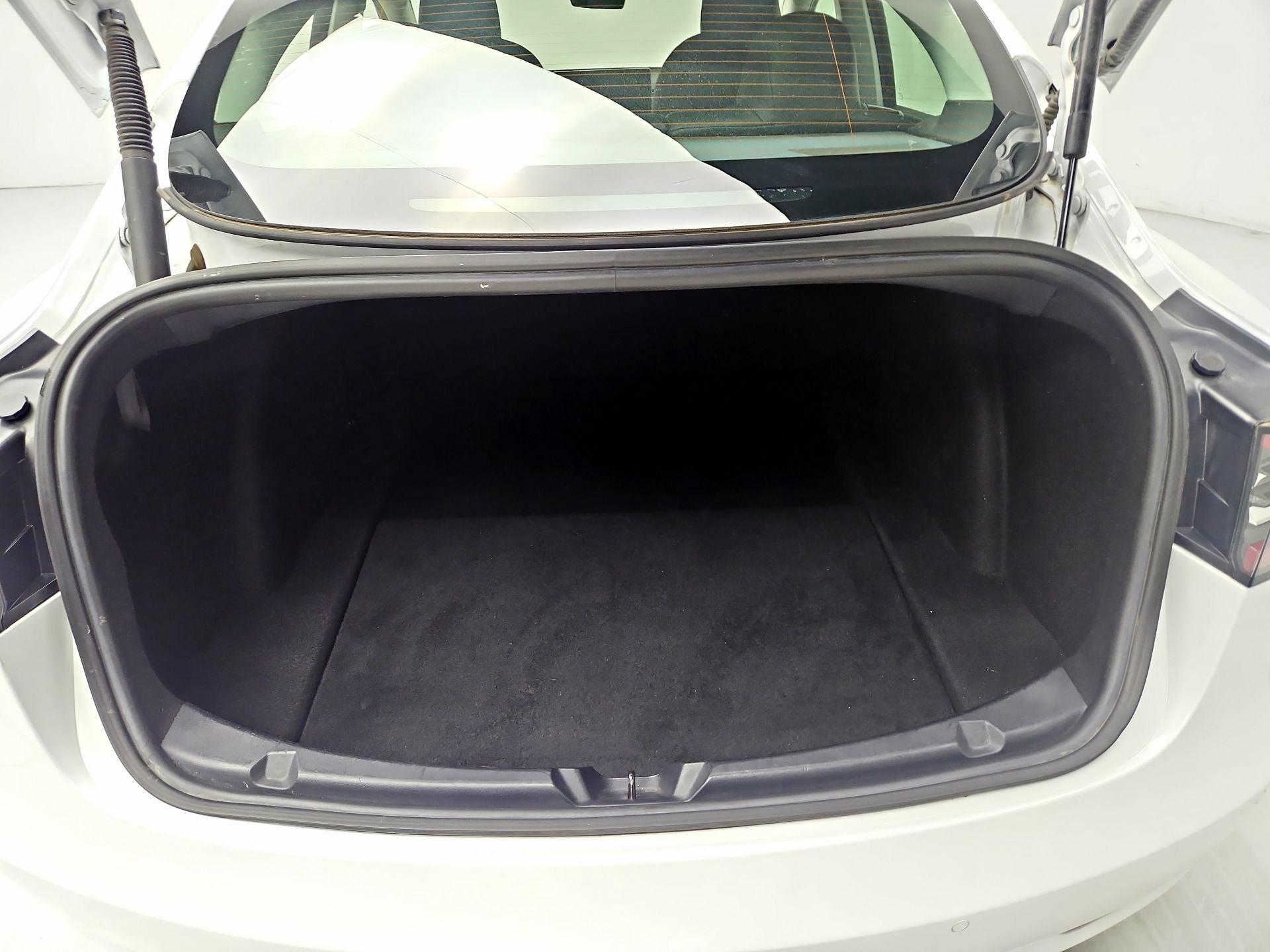 Thumbnail: 2021 Tesla Model 3 - 19