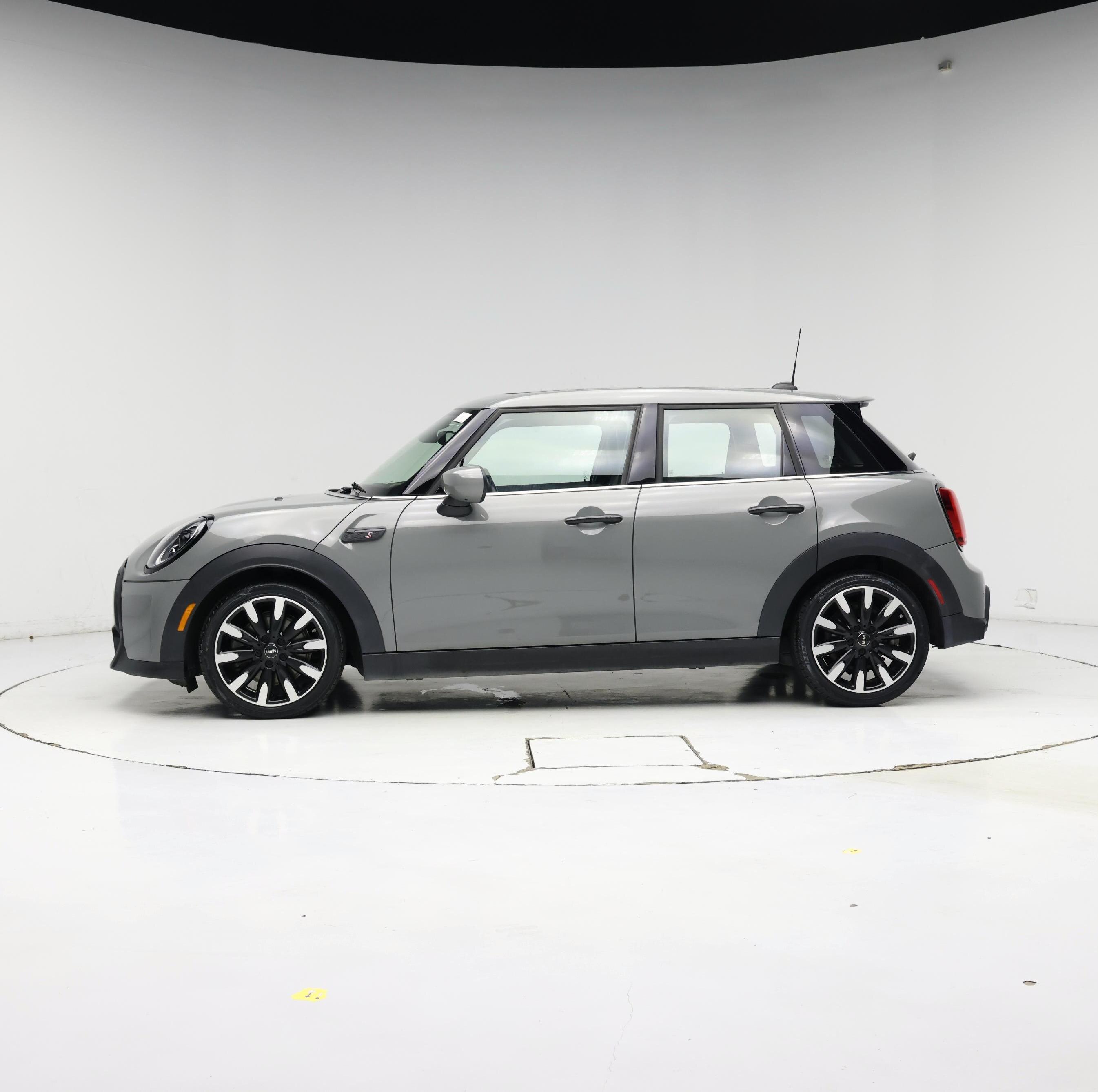 Thumbnail: 2022 MINI Cooper Hardtop - 3