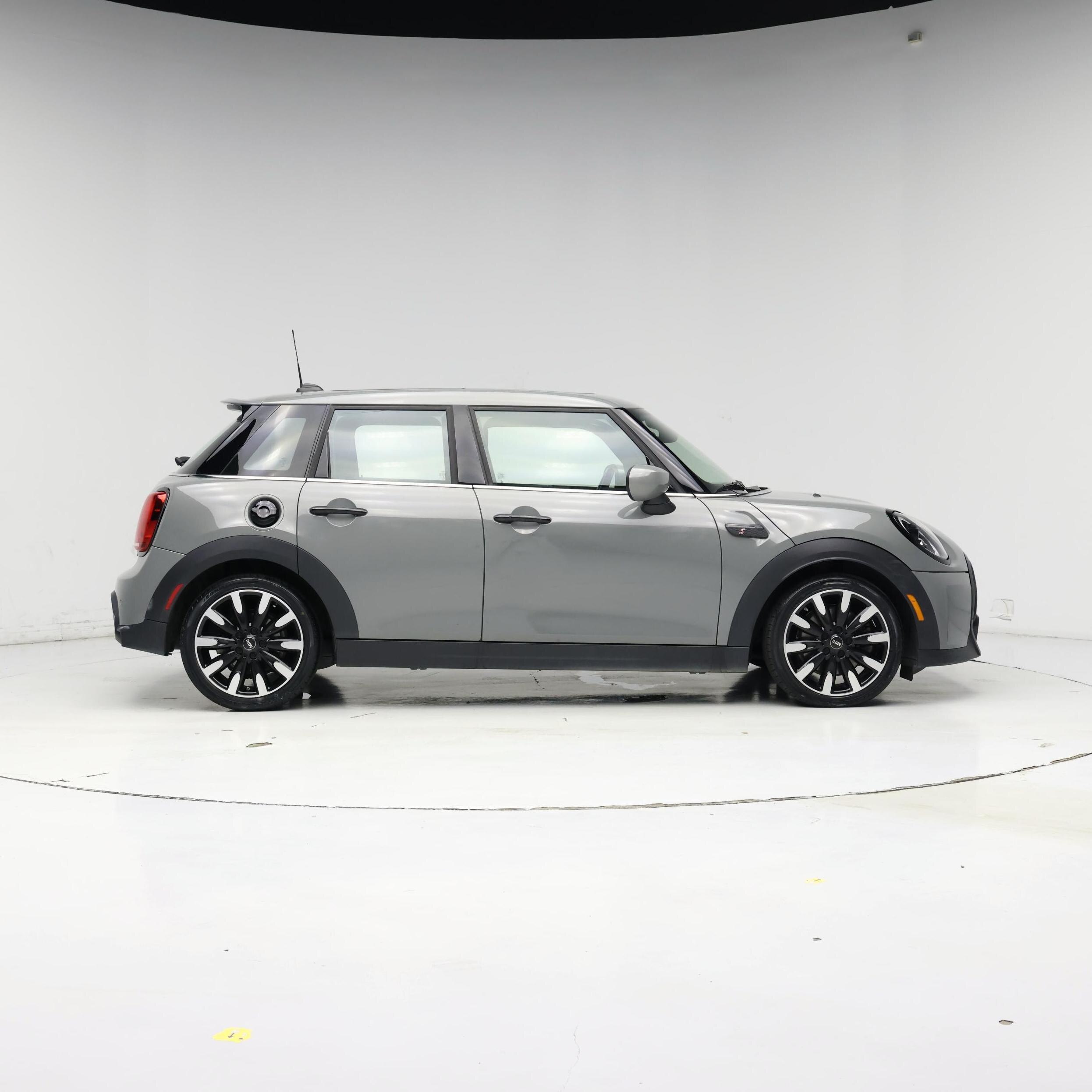 Thumbnail: 2022 MINI Cooper Hardtop - 7