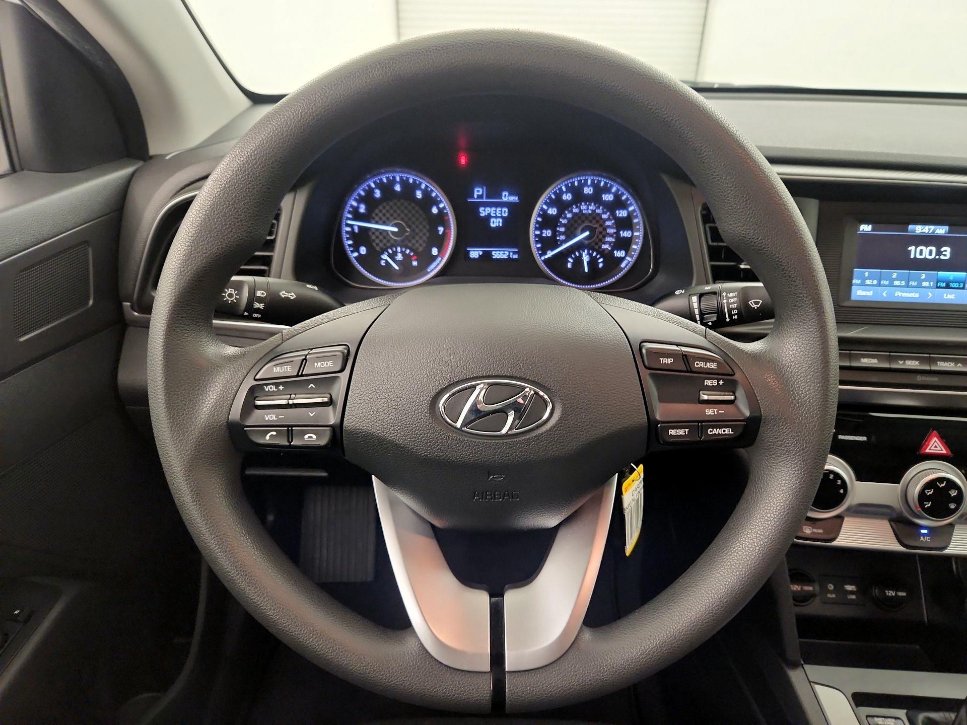 Thumbnail: 2019 Hyundai Elantra - 10