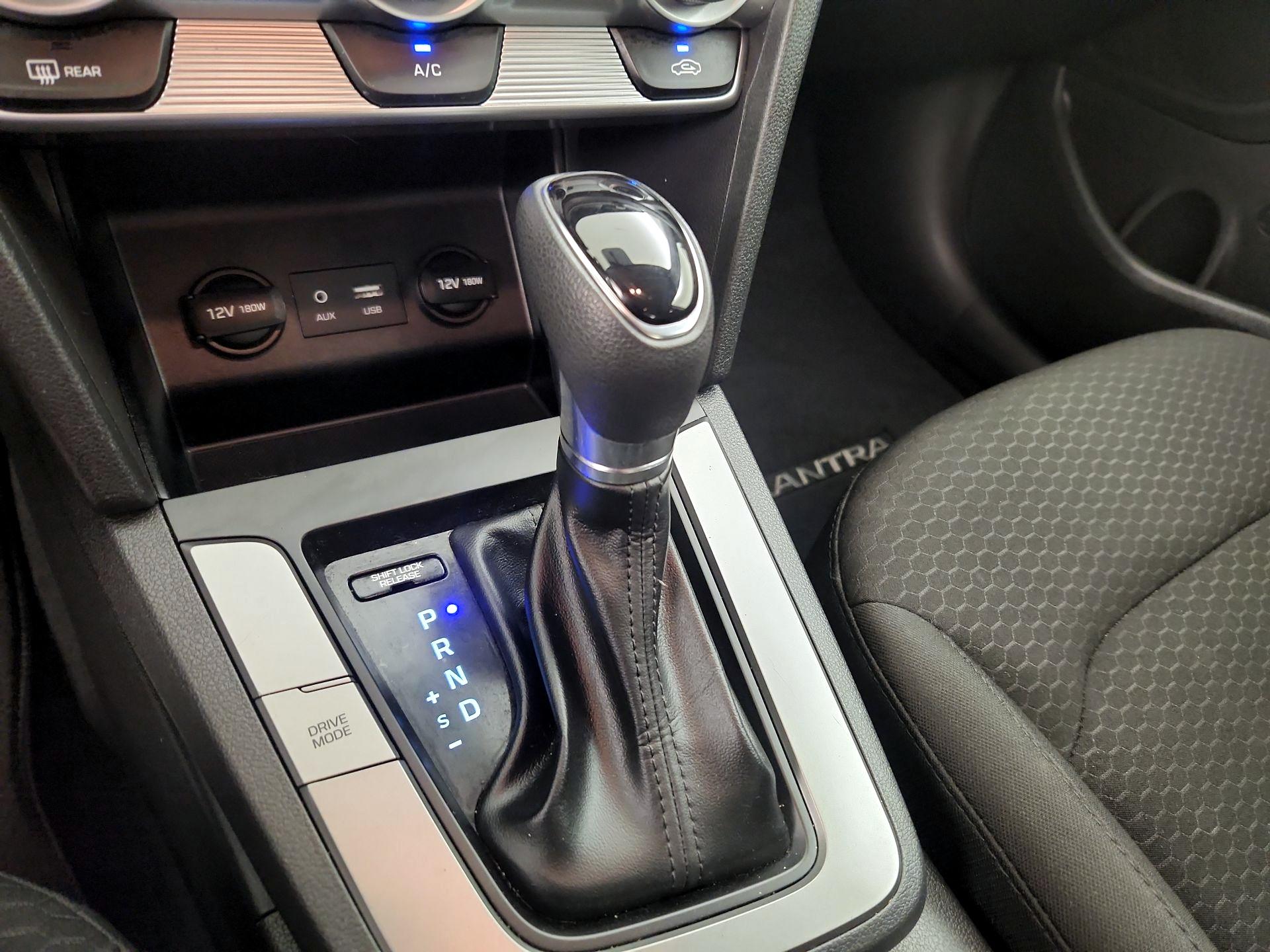 Thumbnail: 2019 Hyundai Elantra - 17