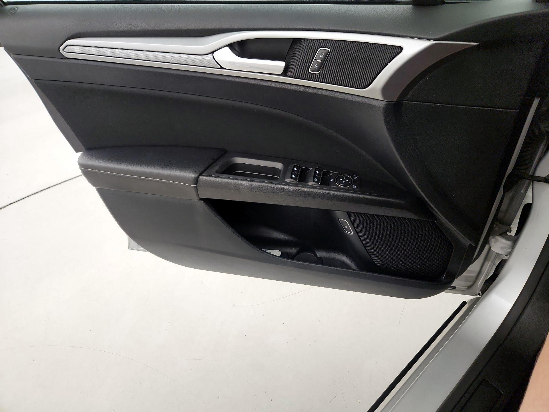 Thumbnail: 2019 Ford Fusion - 12