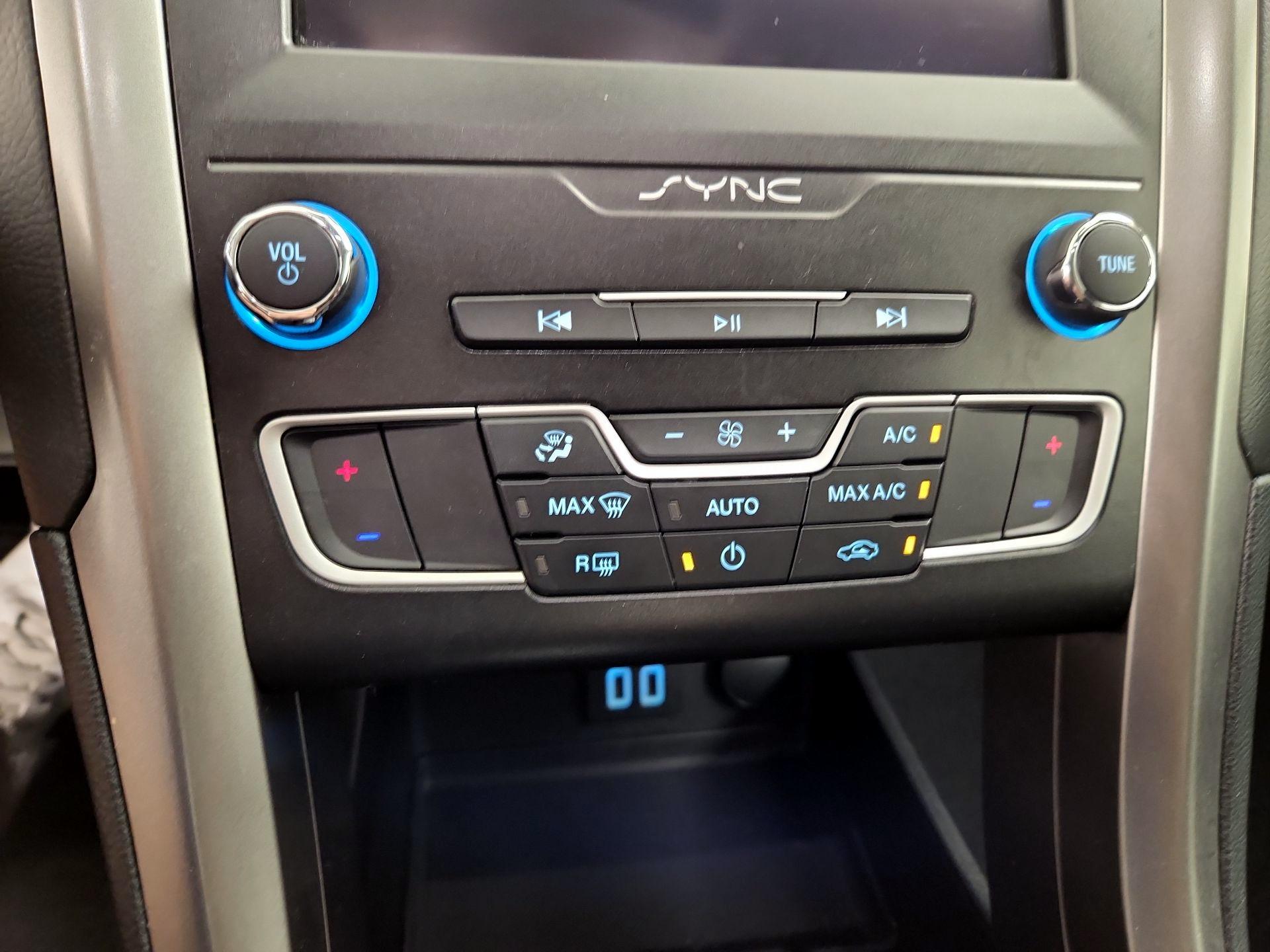 Thumbnail: 2019 Ford Fusion - 17