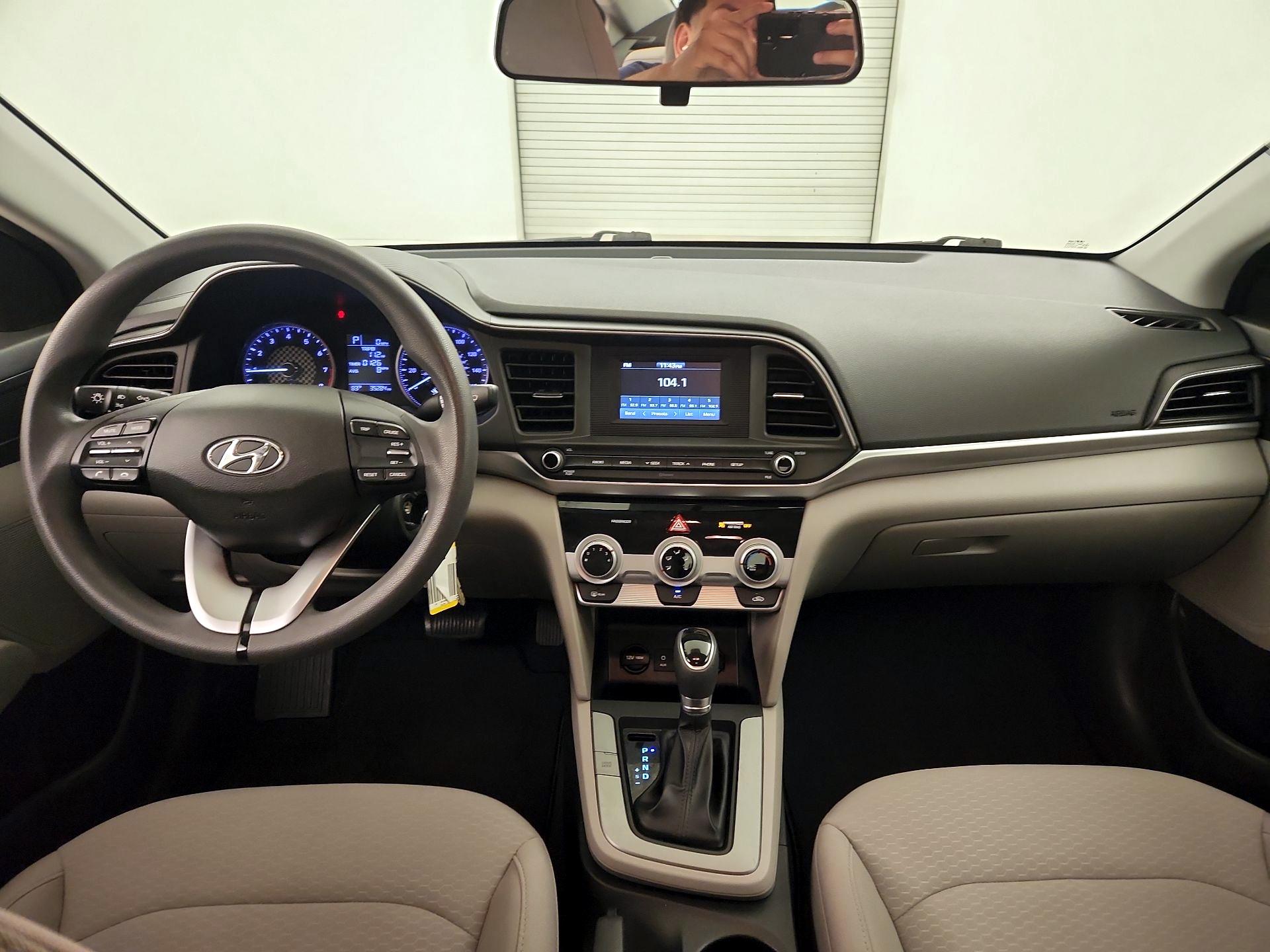 Thumbnail: 2019 Hyundai Elantra - 9