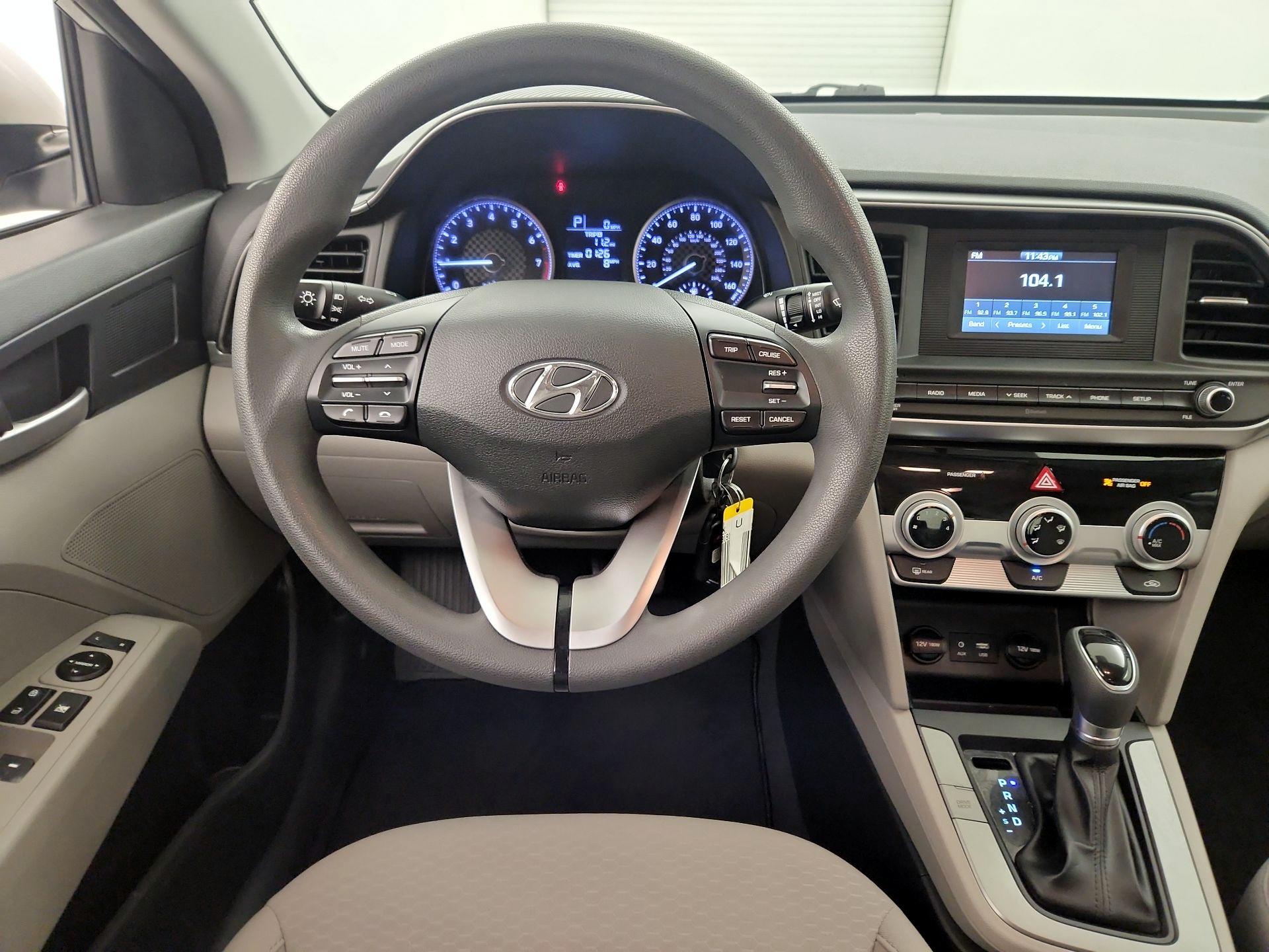 Thumbnail: 2019 Hyundai Elantra - 10