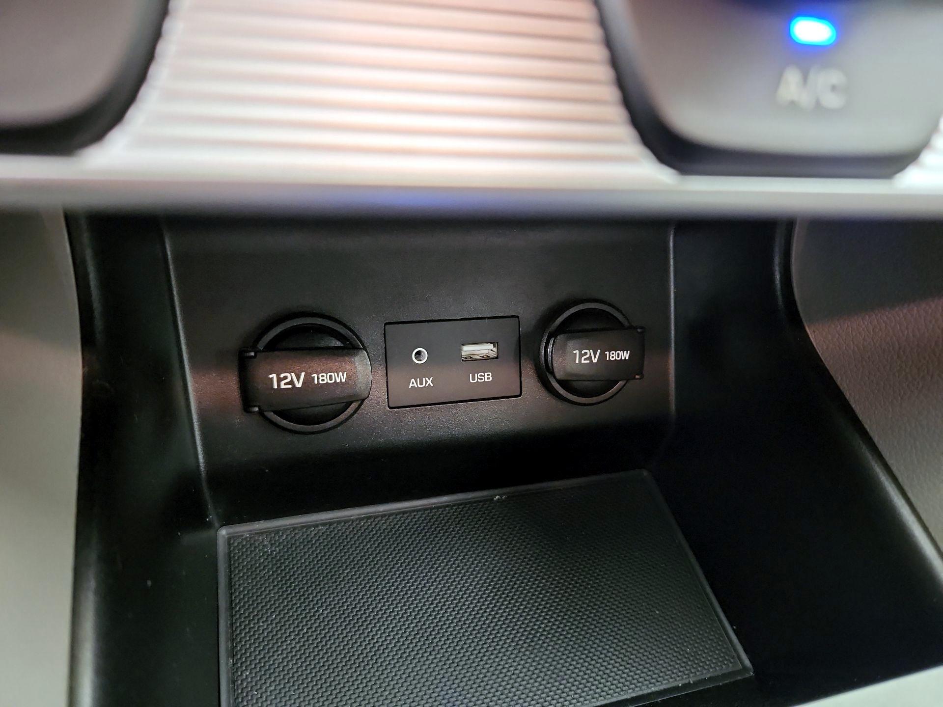 Thumbnail: 2019 Hyundai Elantra - 18