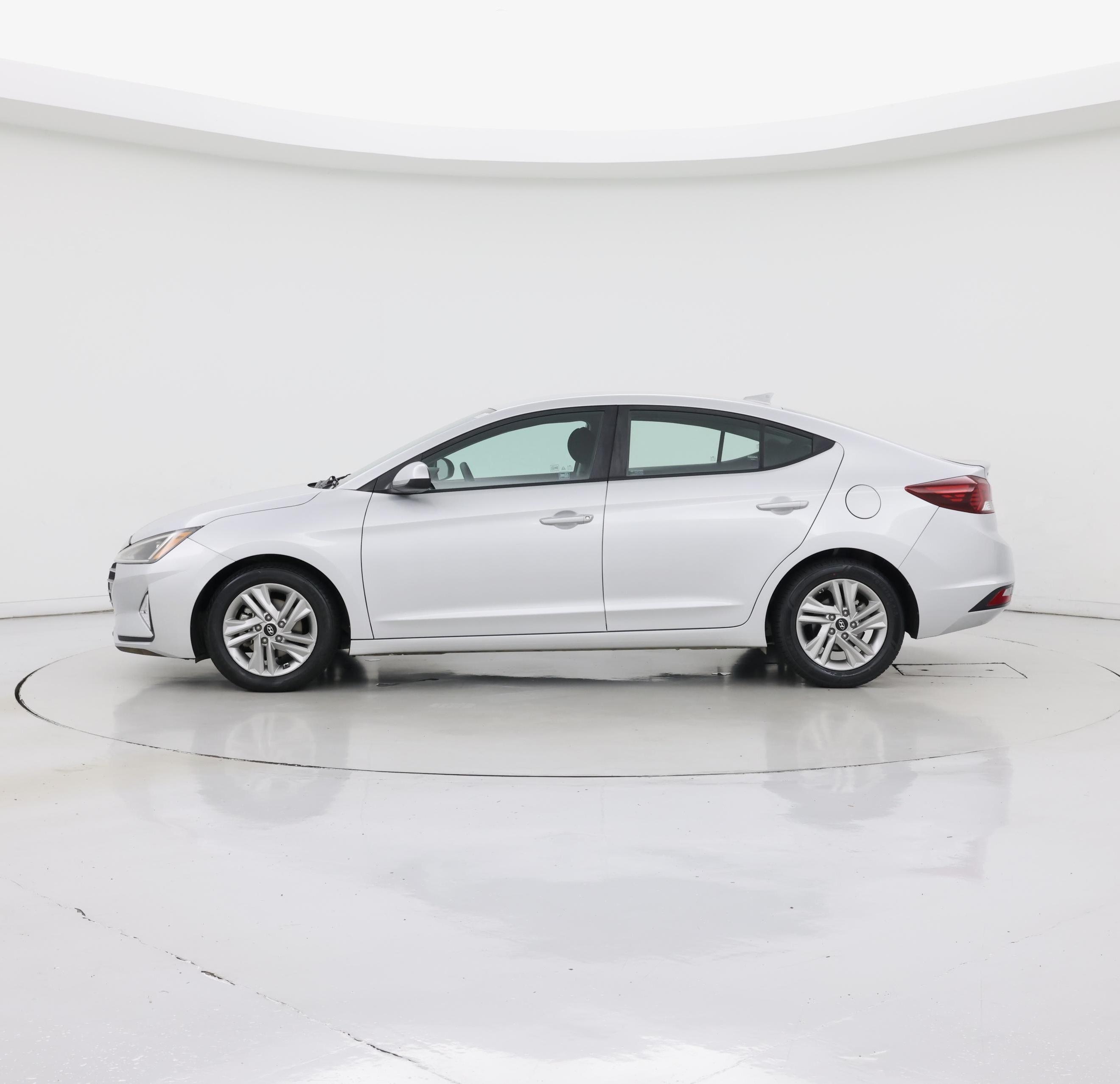 Thumbnail: 2019 Hyundai Elantra - 3