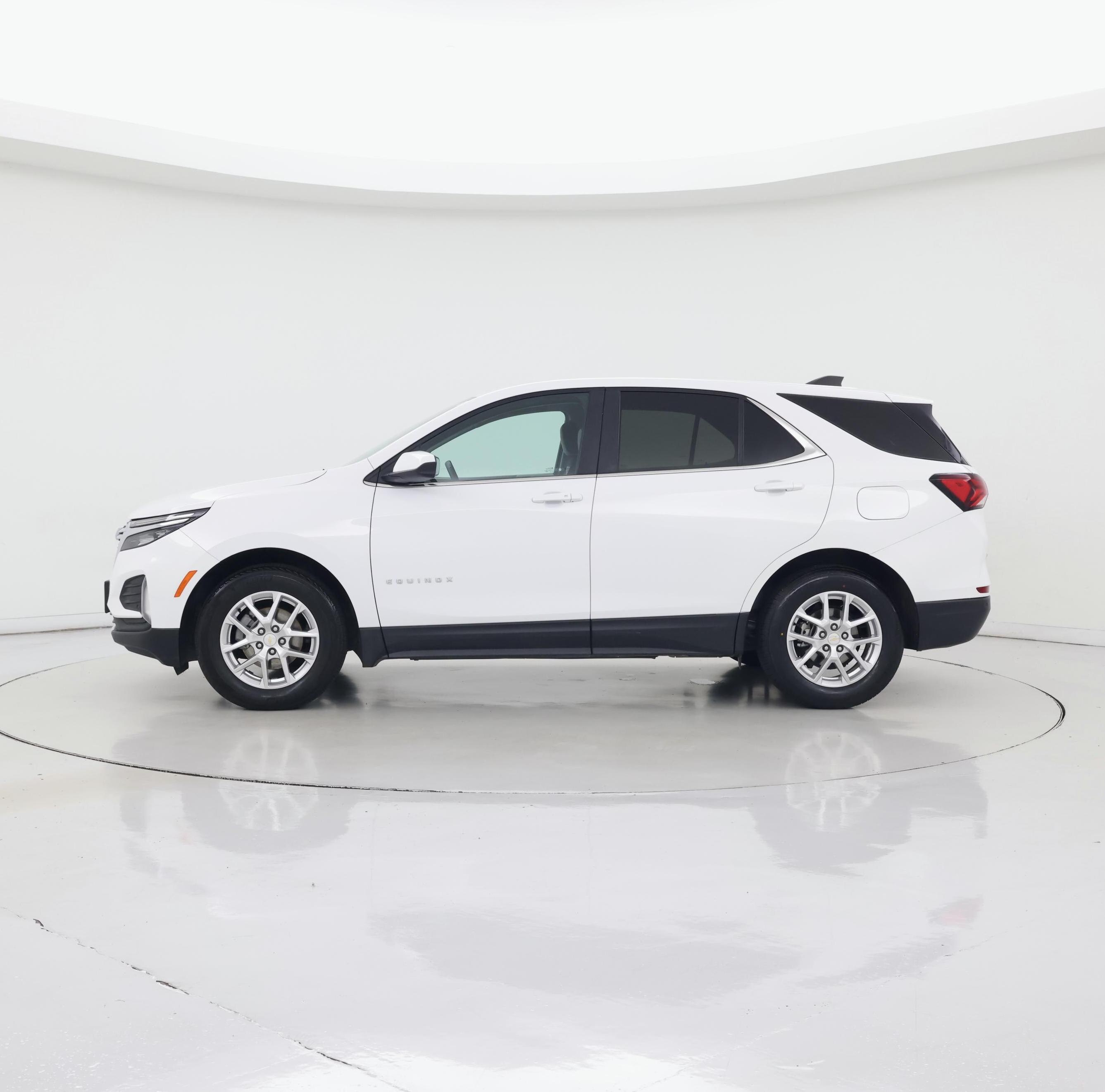 Thumbnail: 2023 Chevrolet Equinox - 3