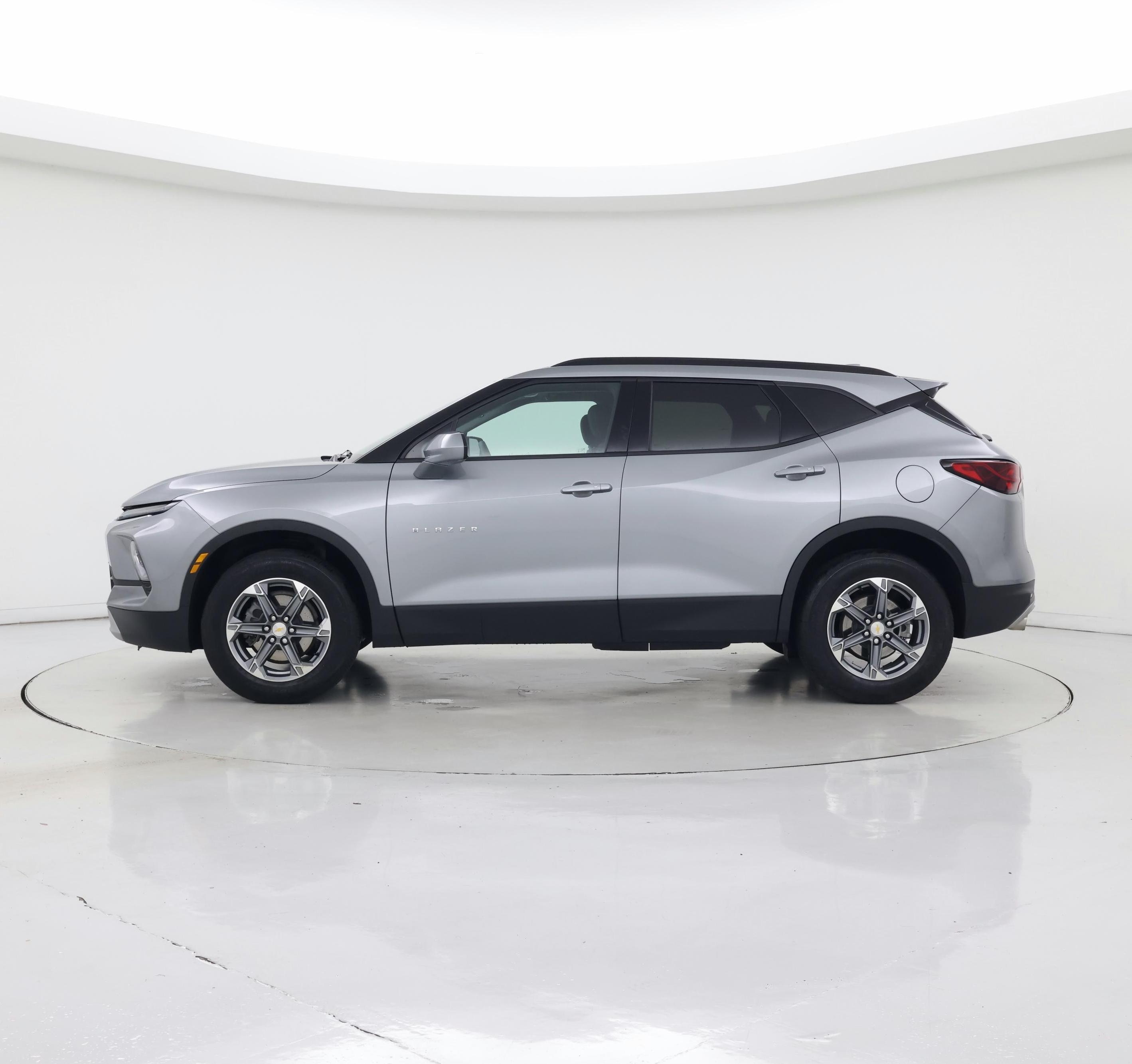 Thumbnail: 2023 Chevrolet Blazer - 3