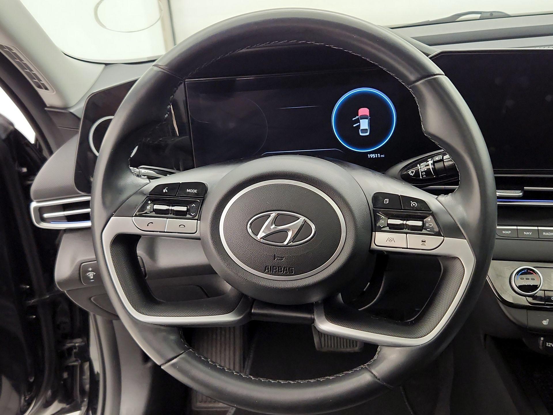 Thumbnail: 2022 Hyundai Elantra - 10