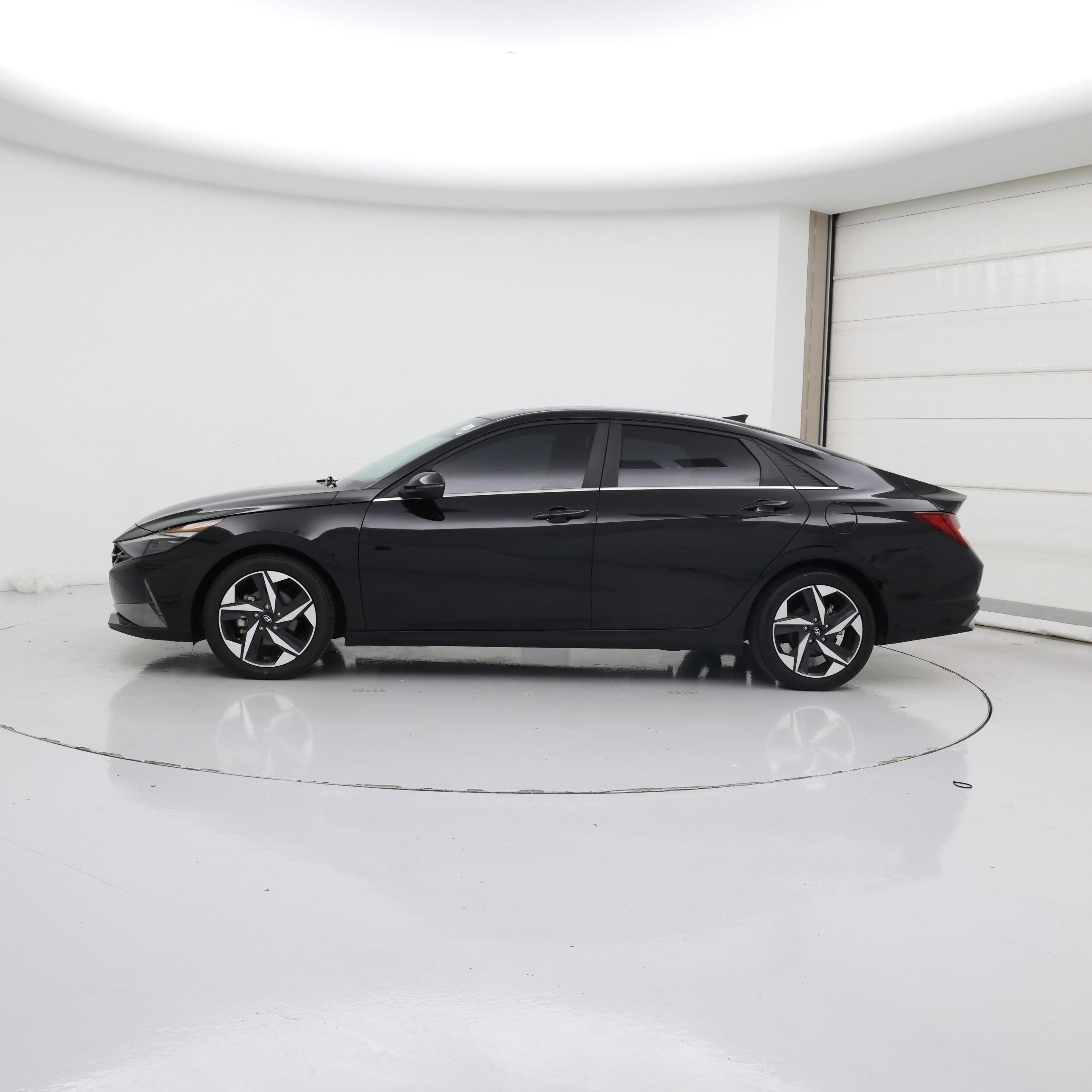 Thumbnail: 2022 Hyundai Elantra - 3