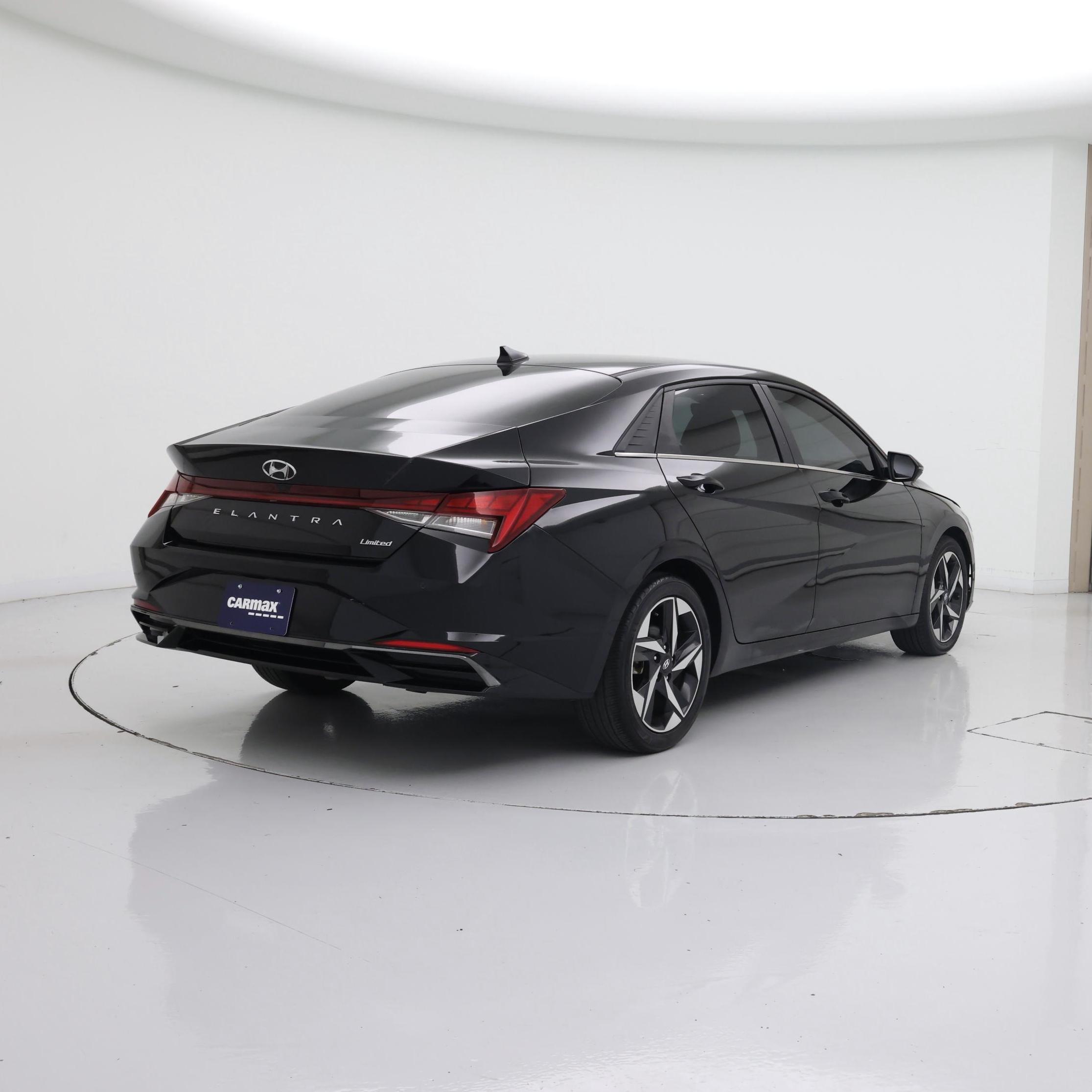 Thumbnail: 2022 Hyundai Elantra - 8