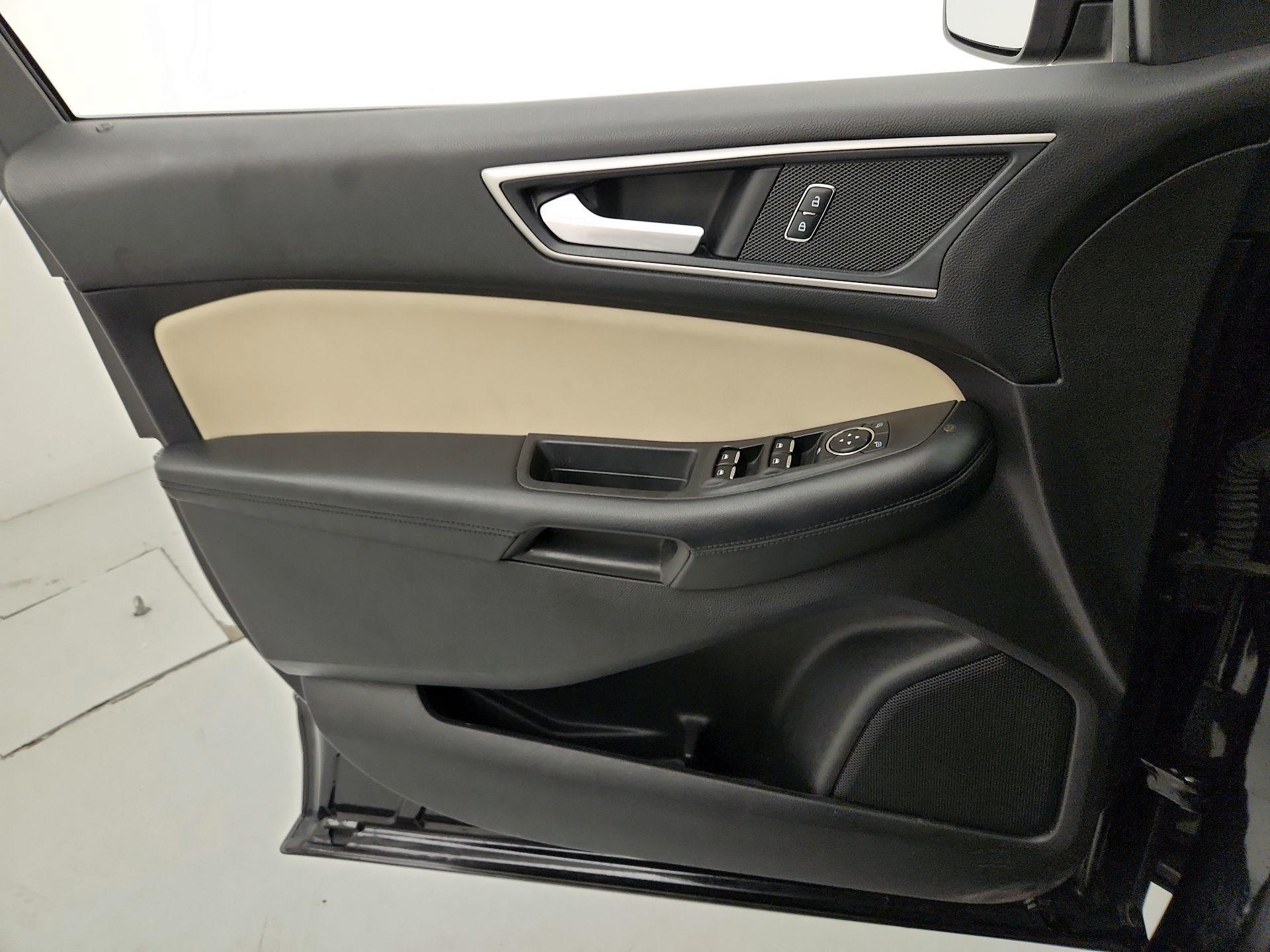 Thumbnail: 2022 Ford Edge - 12