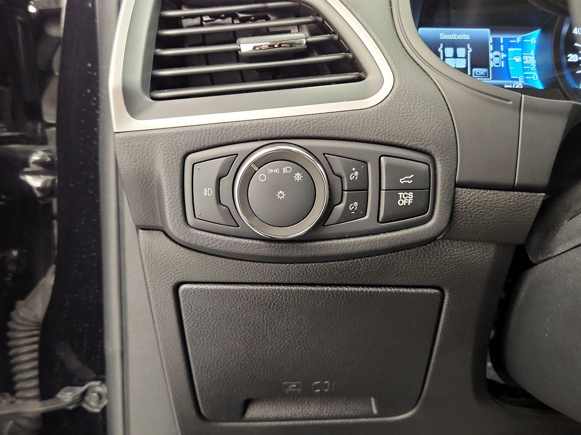 Thumbnail: 2022 Ford Edge - 13