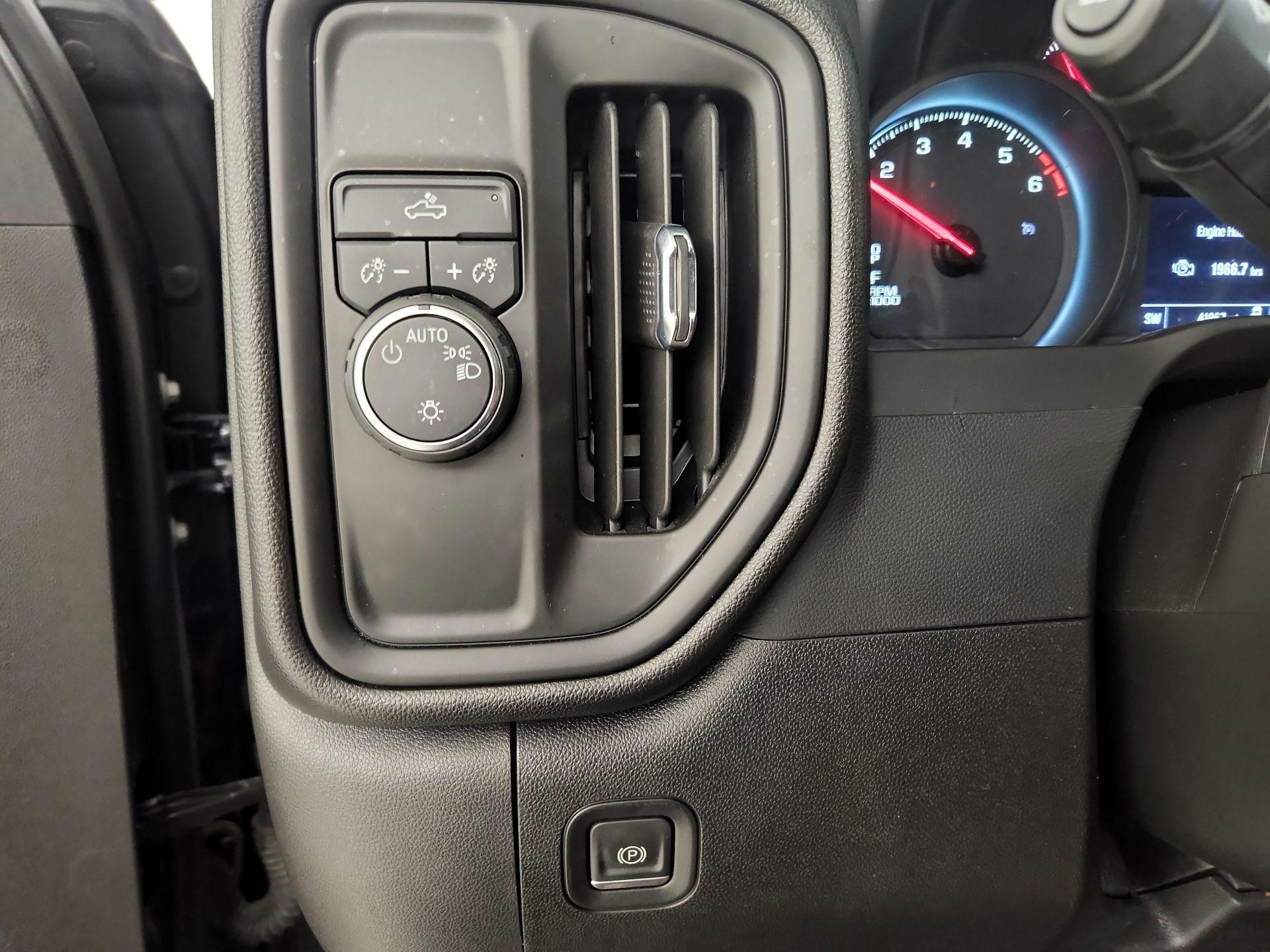 Thumbnail: 2023 Chevrolet Silverado 1500 - 13