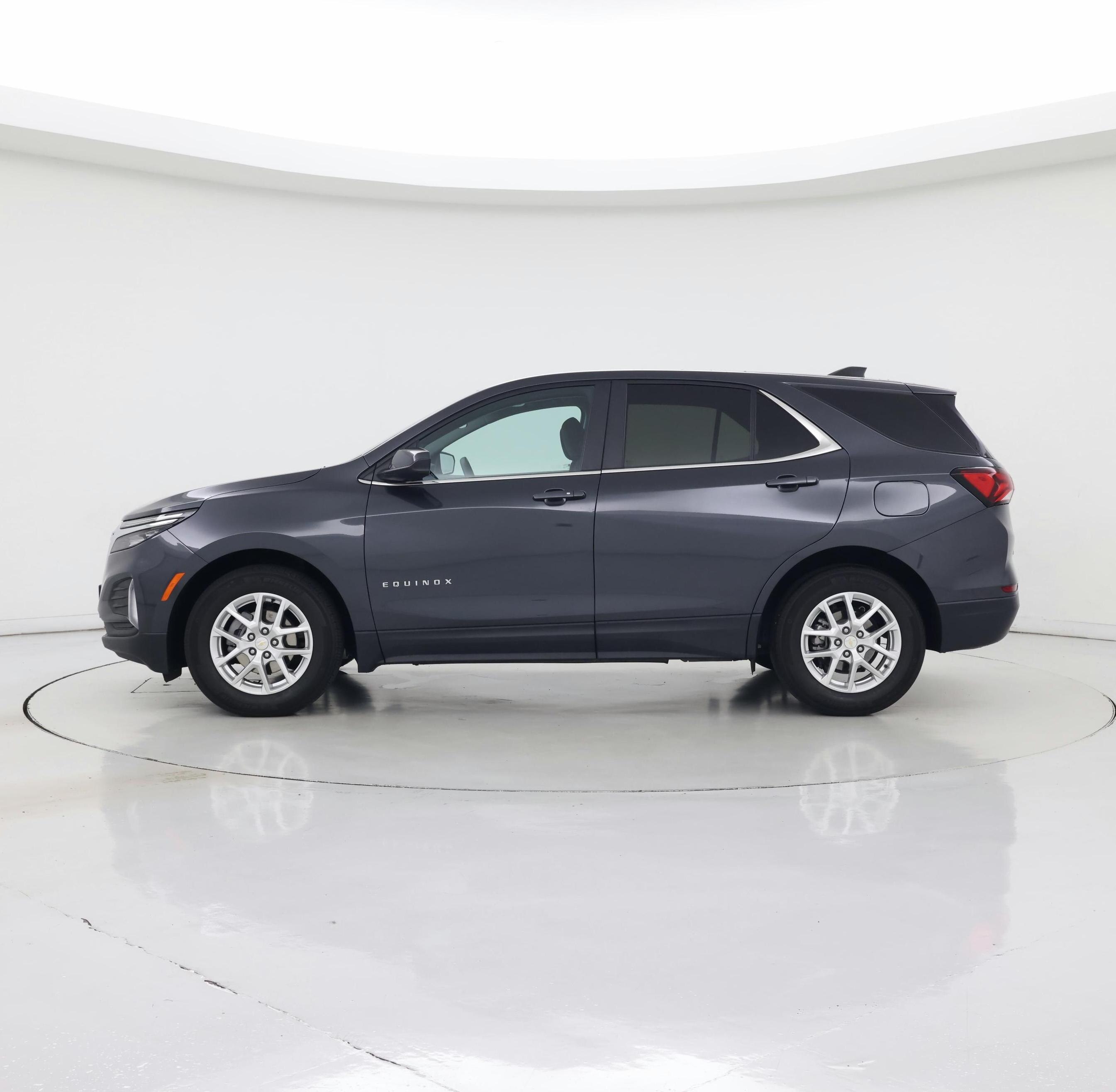 Thumbnail: 2023 Chevrolet Equinox - 3