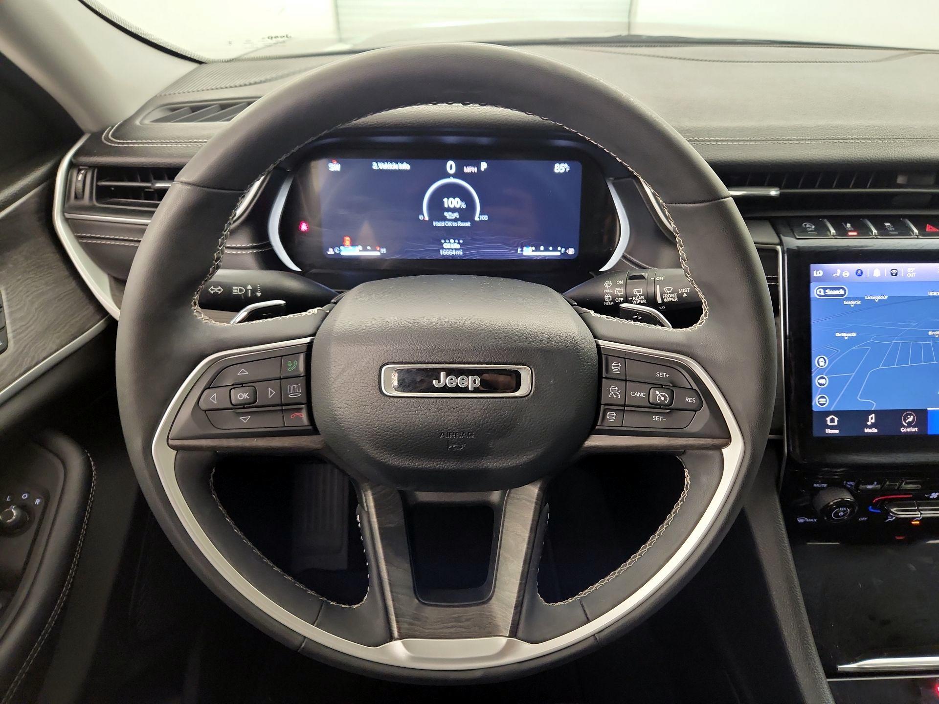Thumbnail: 2023 Jeep Grand Cherokee - 10