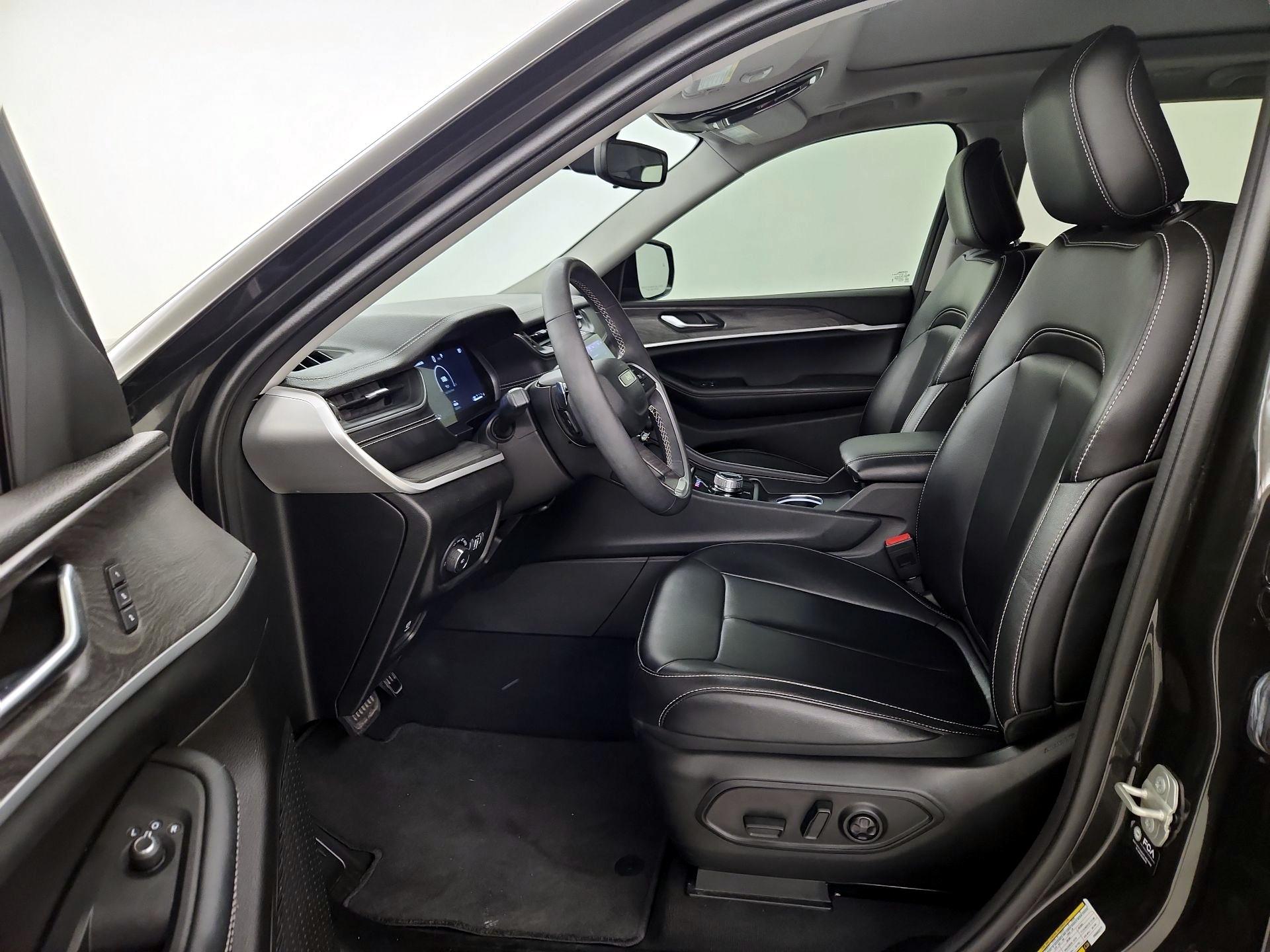 Thumbnail: 2023 Jeep Grand Cherokee - 11