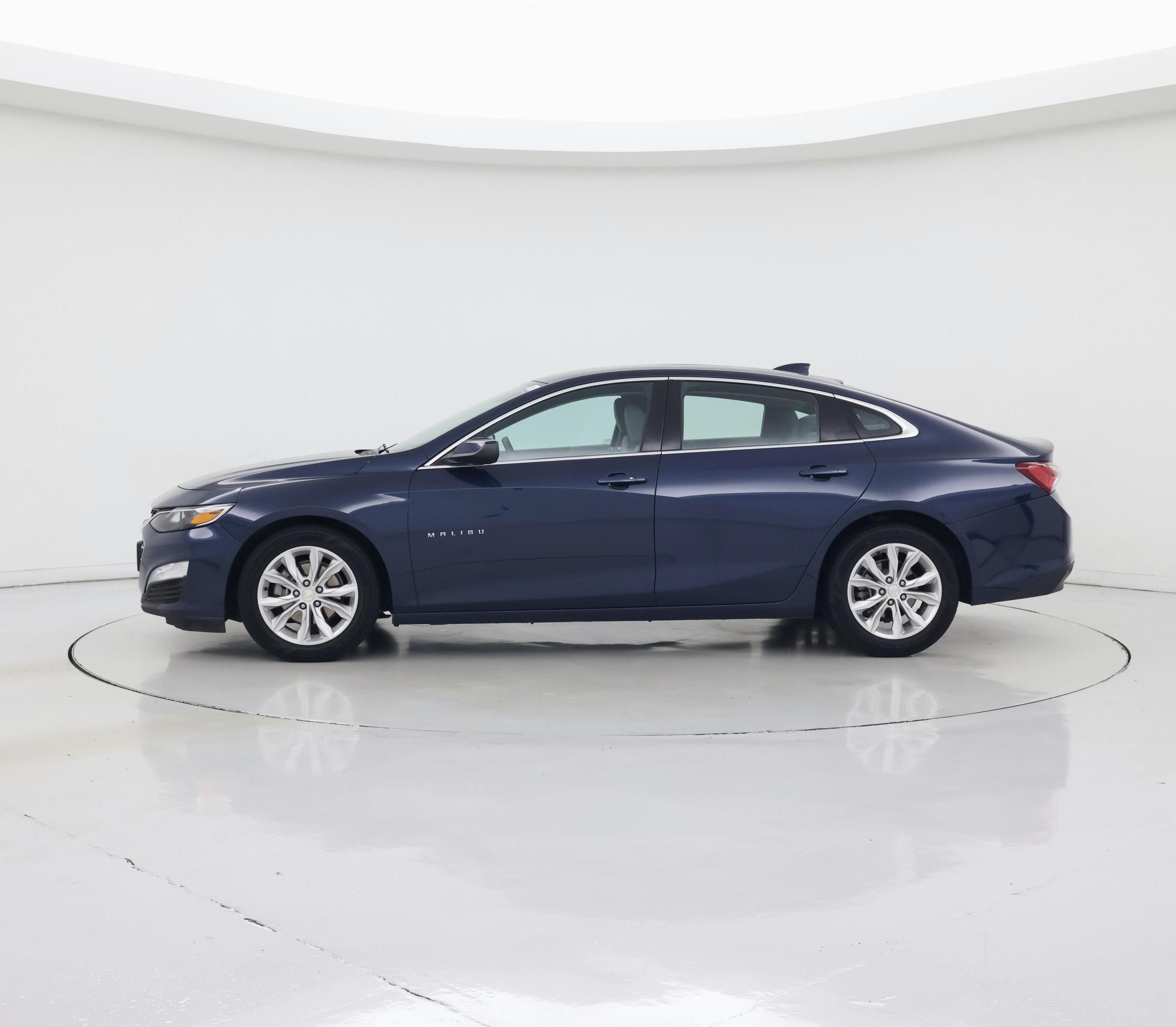 Thumbnail: 2020 Chevrolet Malibu - 3