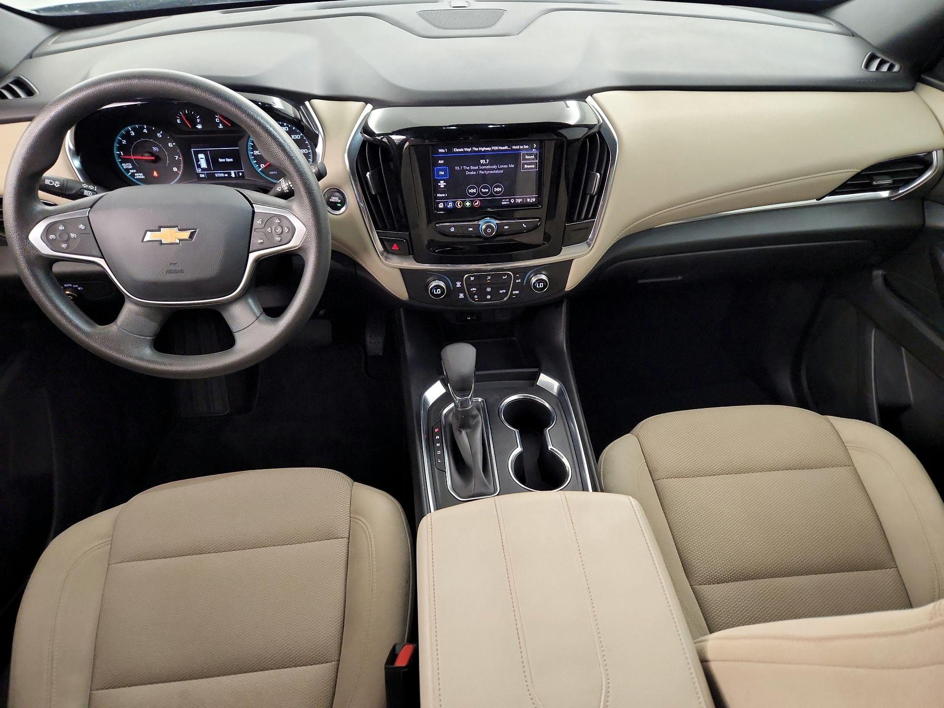 Thumbnail: 2023 Chevrolet Traverse - 9