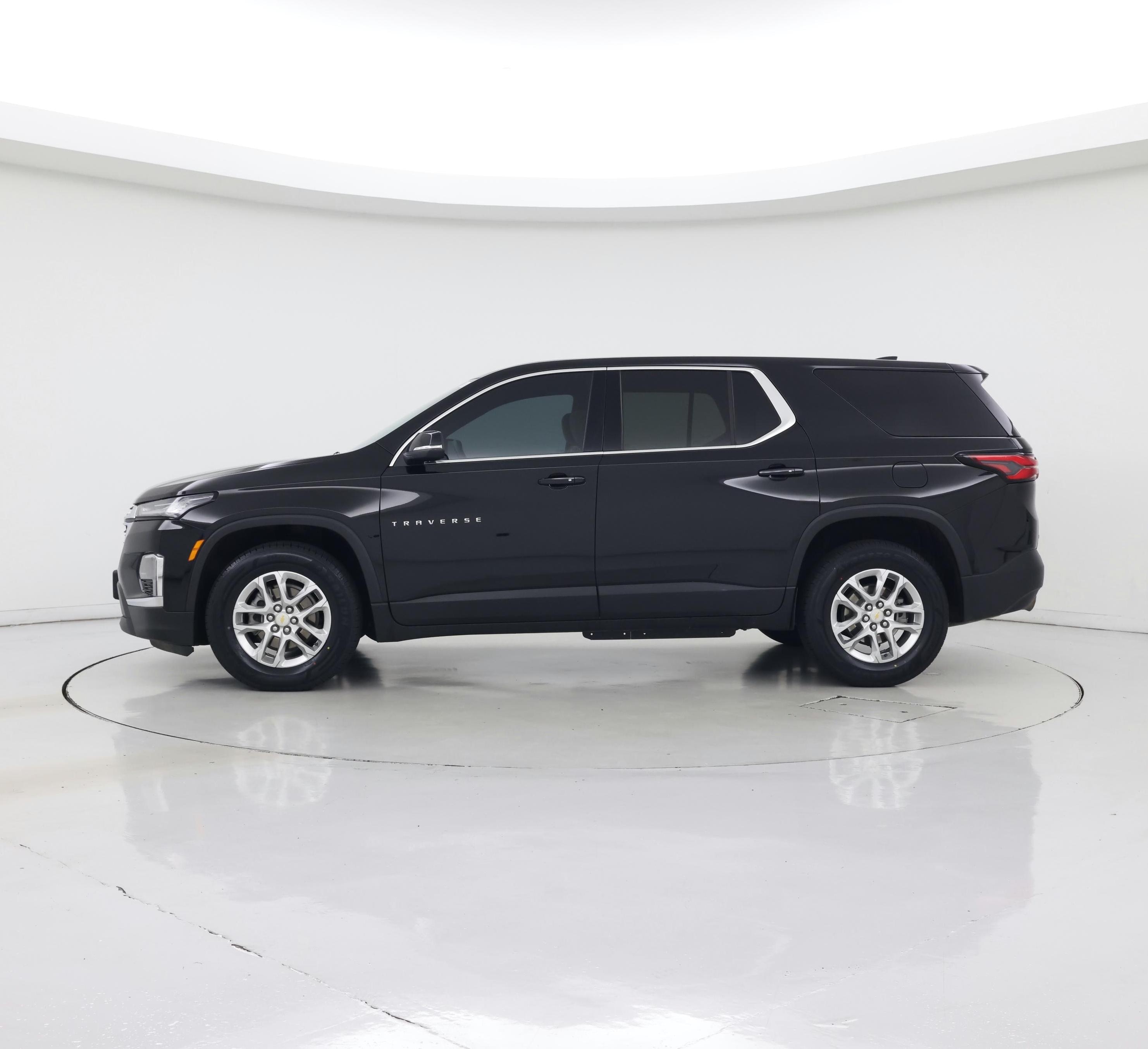 Thumbnail: 2023 Chevrolet Traverse - 3