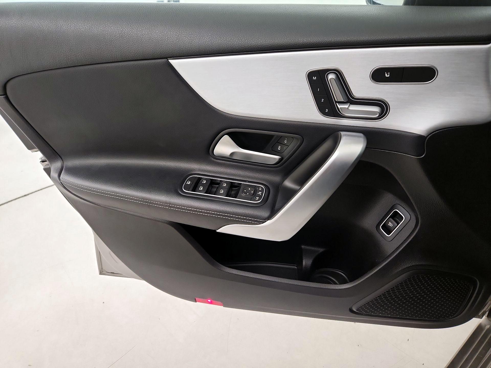 Thumbnail: 2019 Mercedes-Benz A-Class - 12