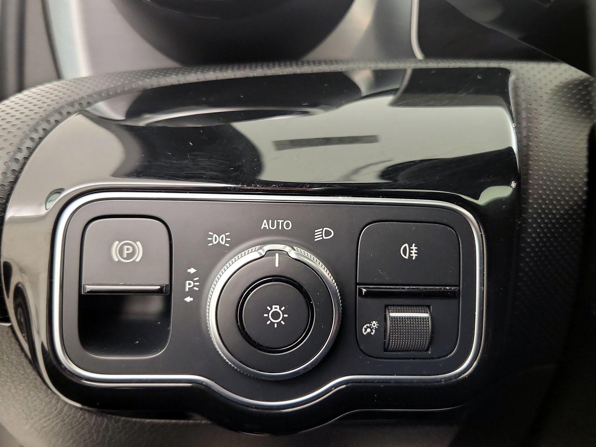 Thumbnail: 2019 Mercedes-Benz A-Class - 13