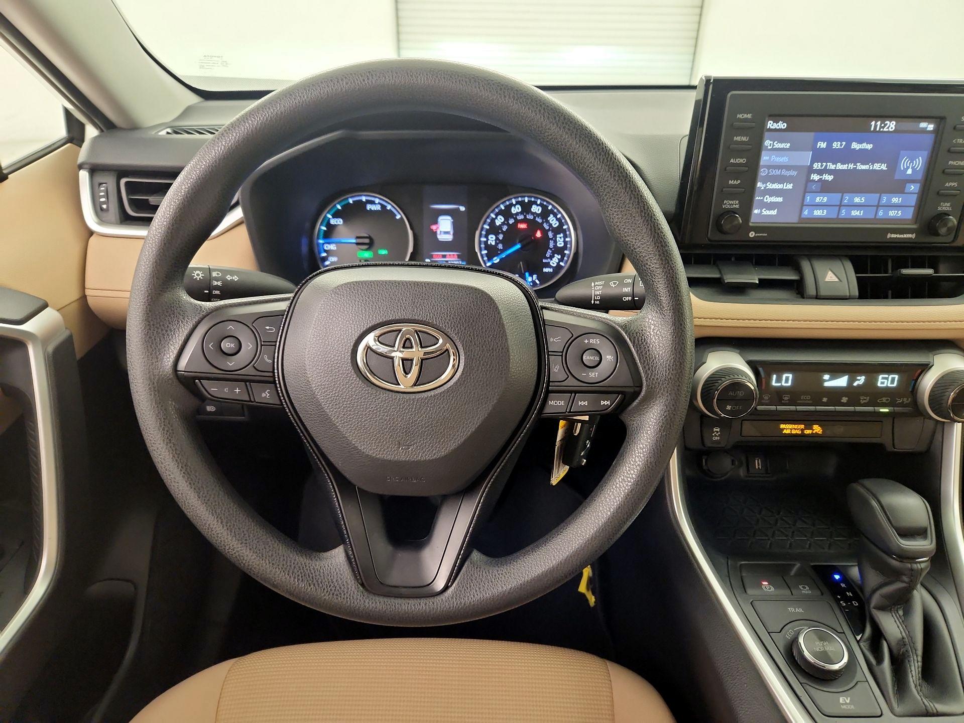 Thumbnail: 2020 Toyota RAV4 - 10