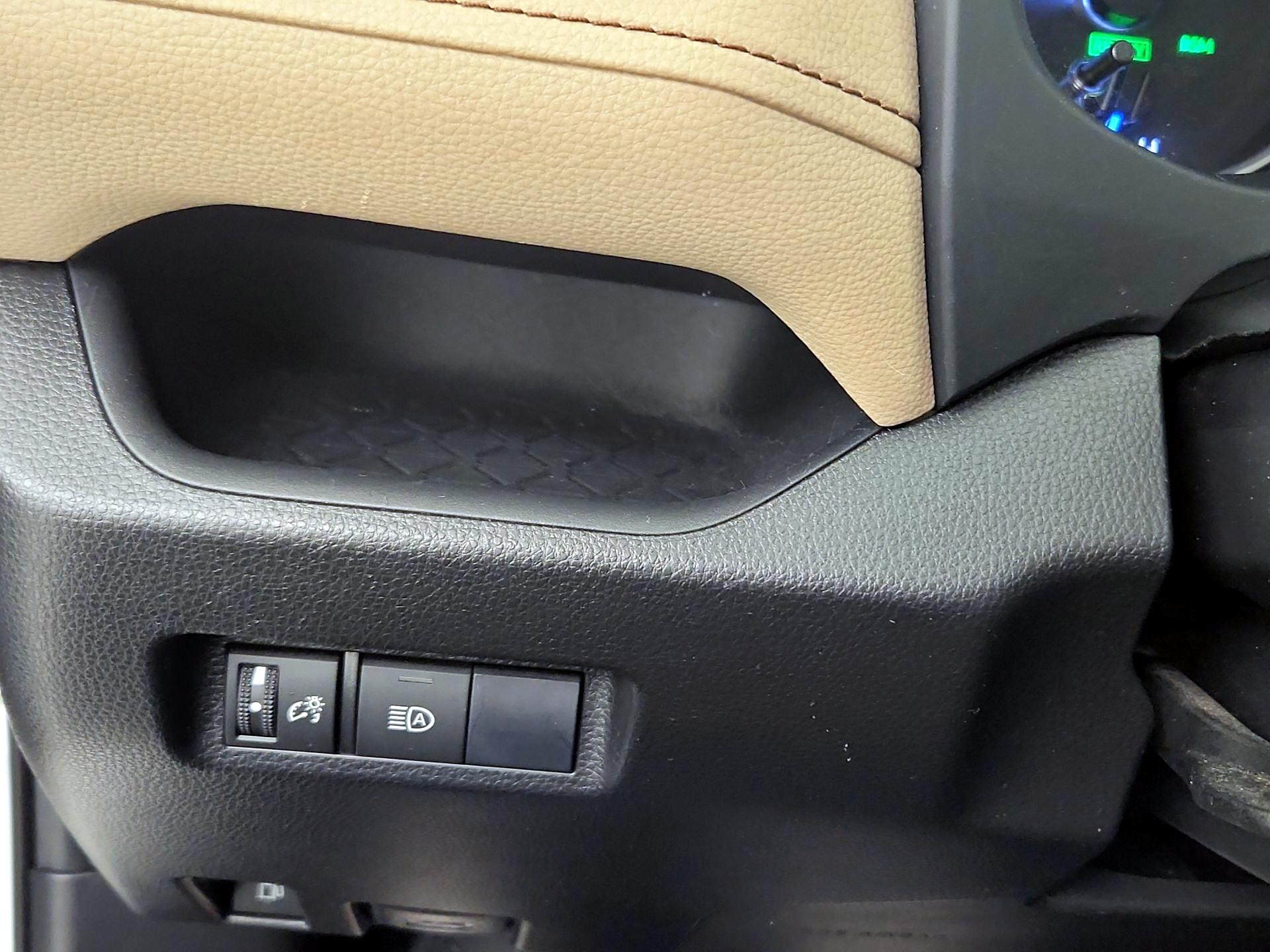 Thumbnail: 2020 Toyota RAV4 - 13