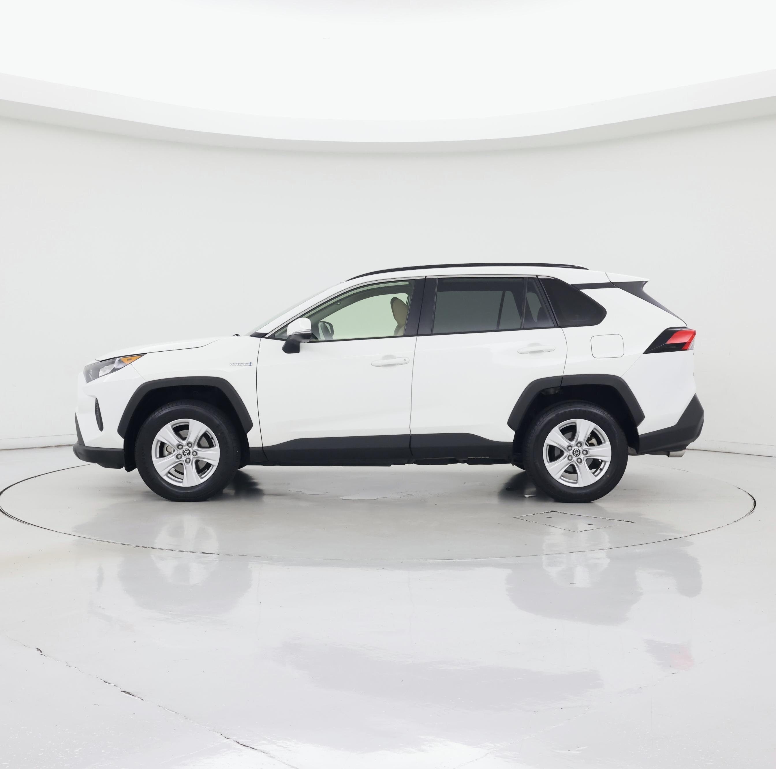 Thumbnail: 2020 Toyota RAV4 - 3