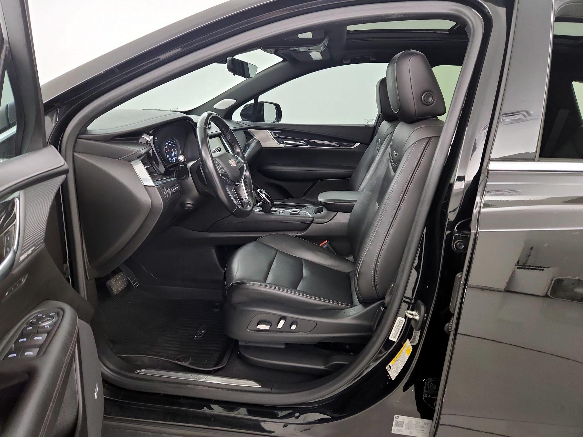 Thumbnail: 2021 Cadillac XT5 - 11