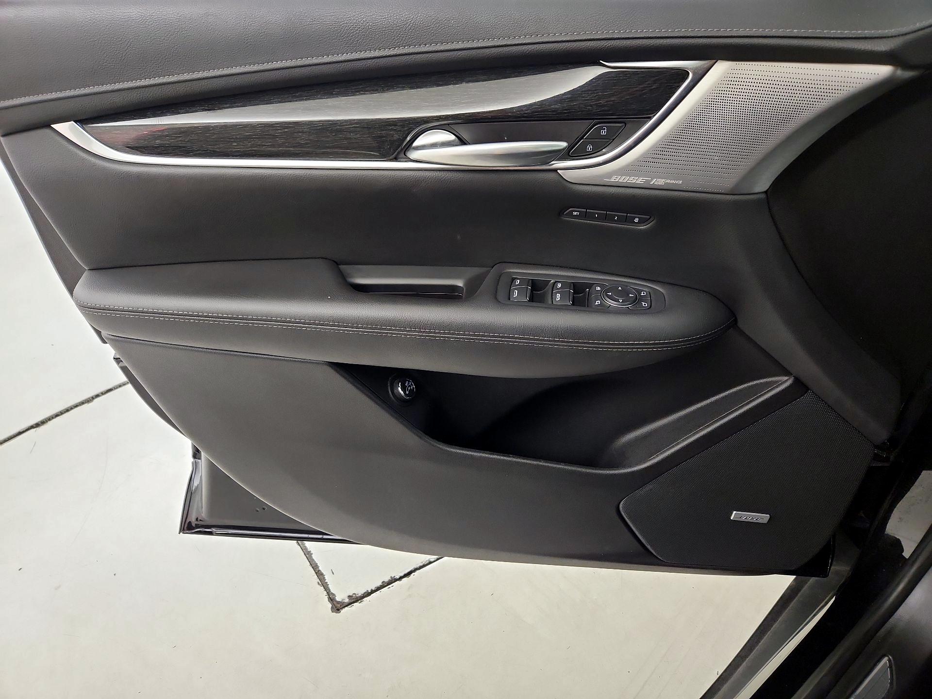 Thumbnail: 2021 Cadillac XT5 - 12