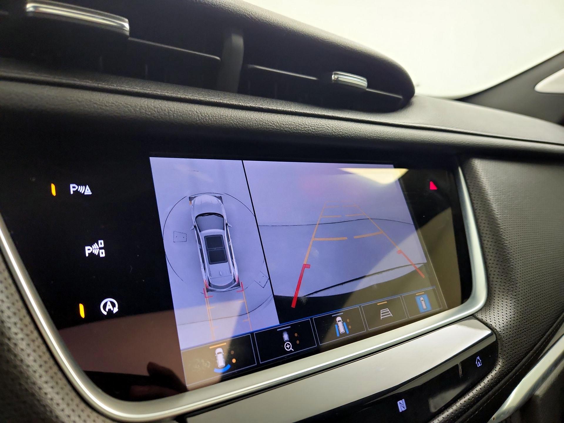 Thumbnail: 2021 Cadillac XT5 - 14