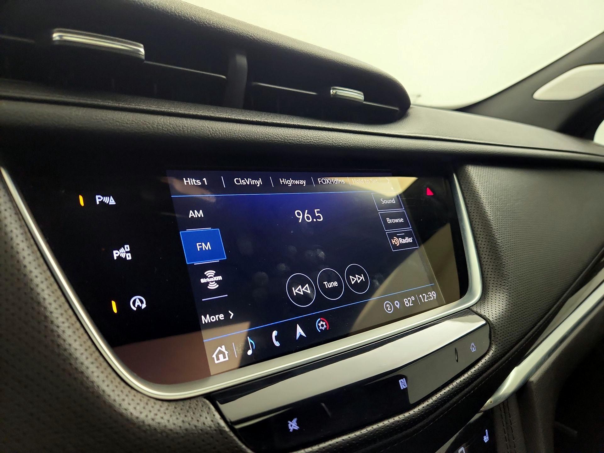 Thumbnail: 2021 Cadillac XT5 - 15