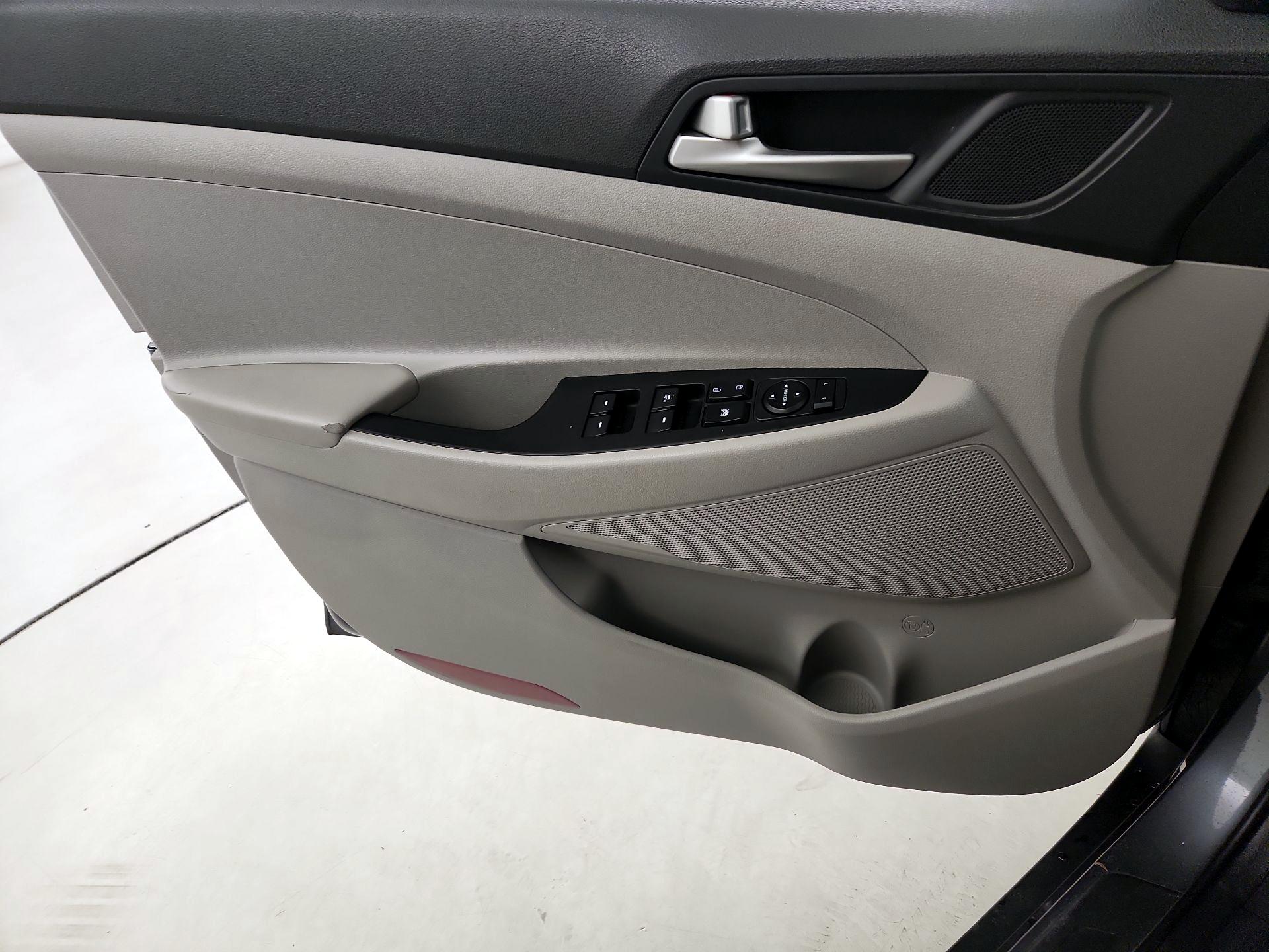 Thumbnail: 2019 Hyundai Tucson - 12