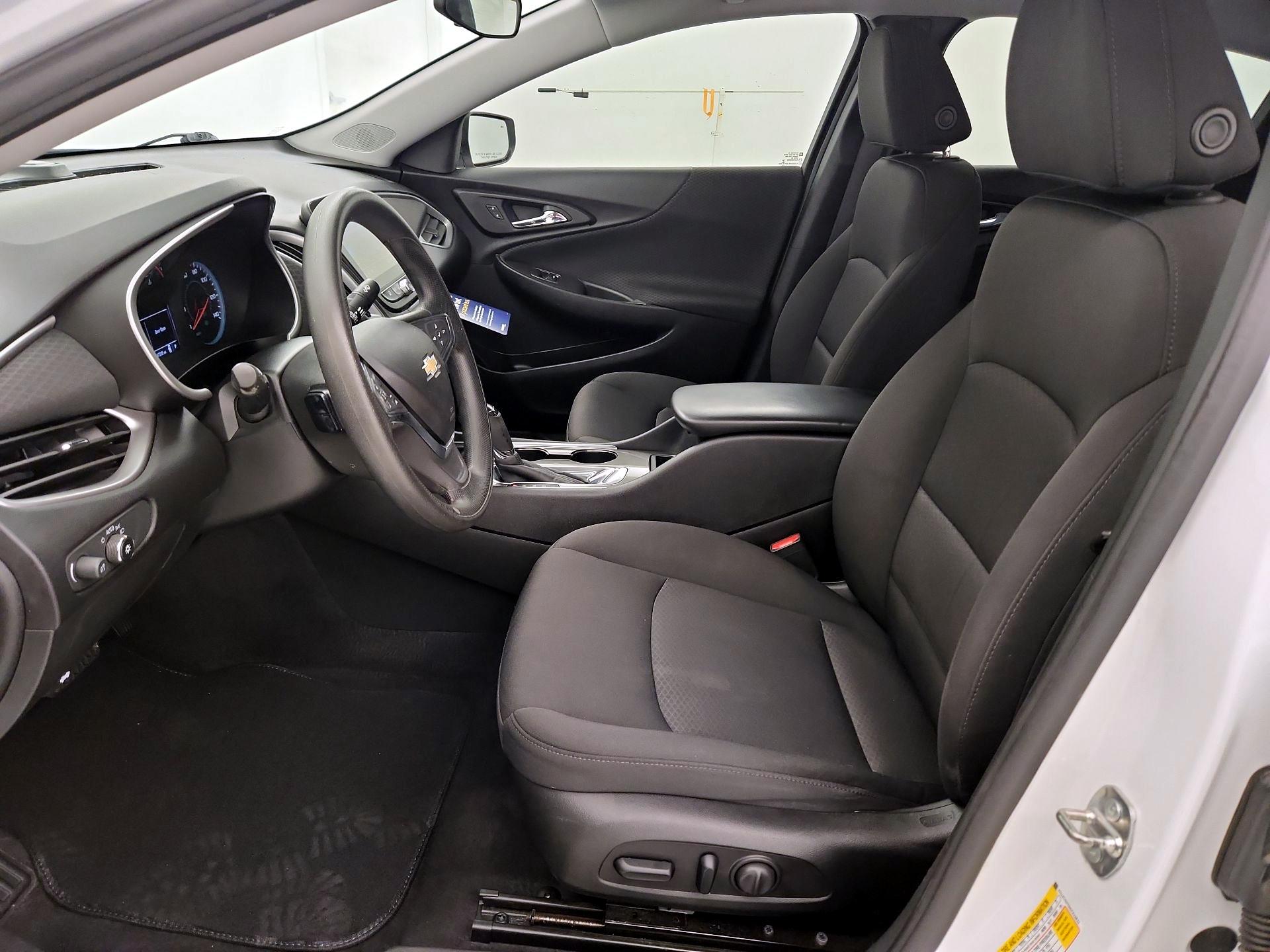 Thumbnail: 2019 Chevrolet Malibu - 11