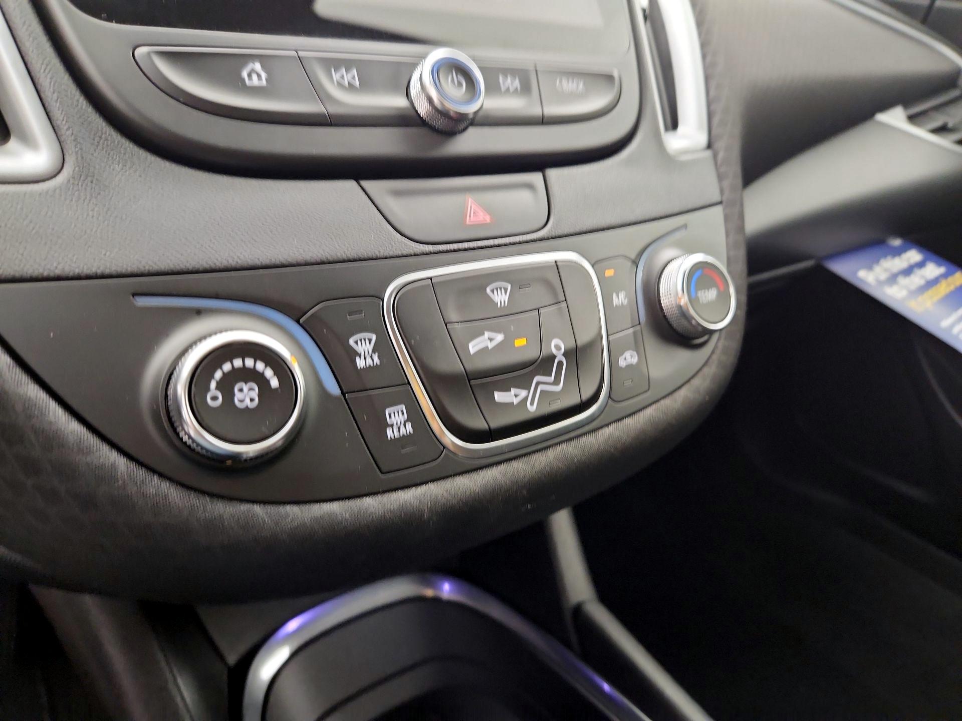 Thumbnail: 2019 Chevrolet Malibu - 16