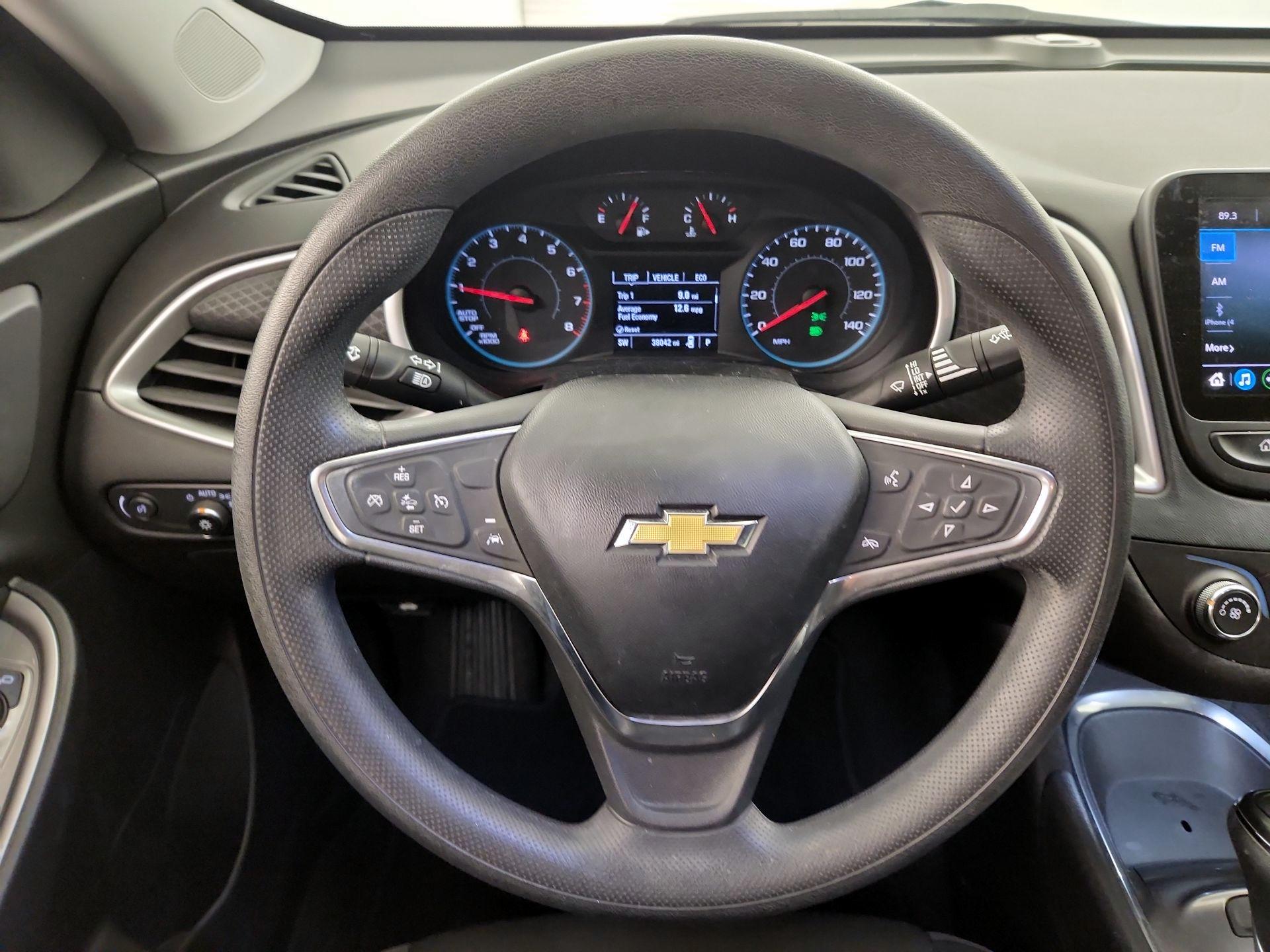 Thumbnail: 2019 Chevrolet Malibu - 10