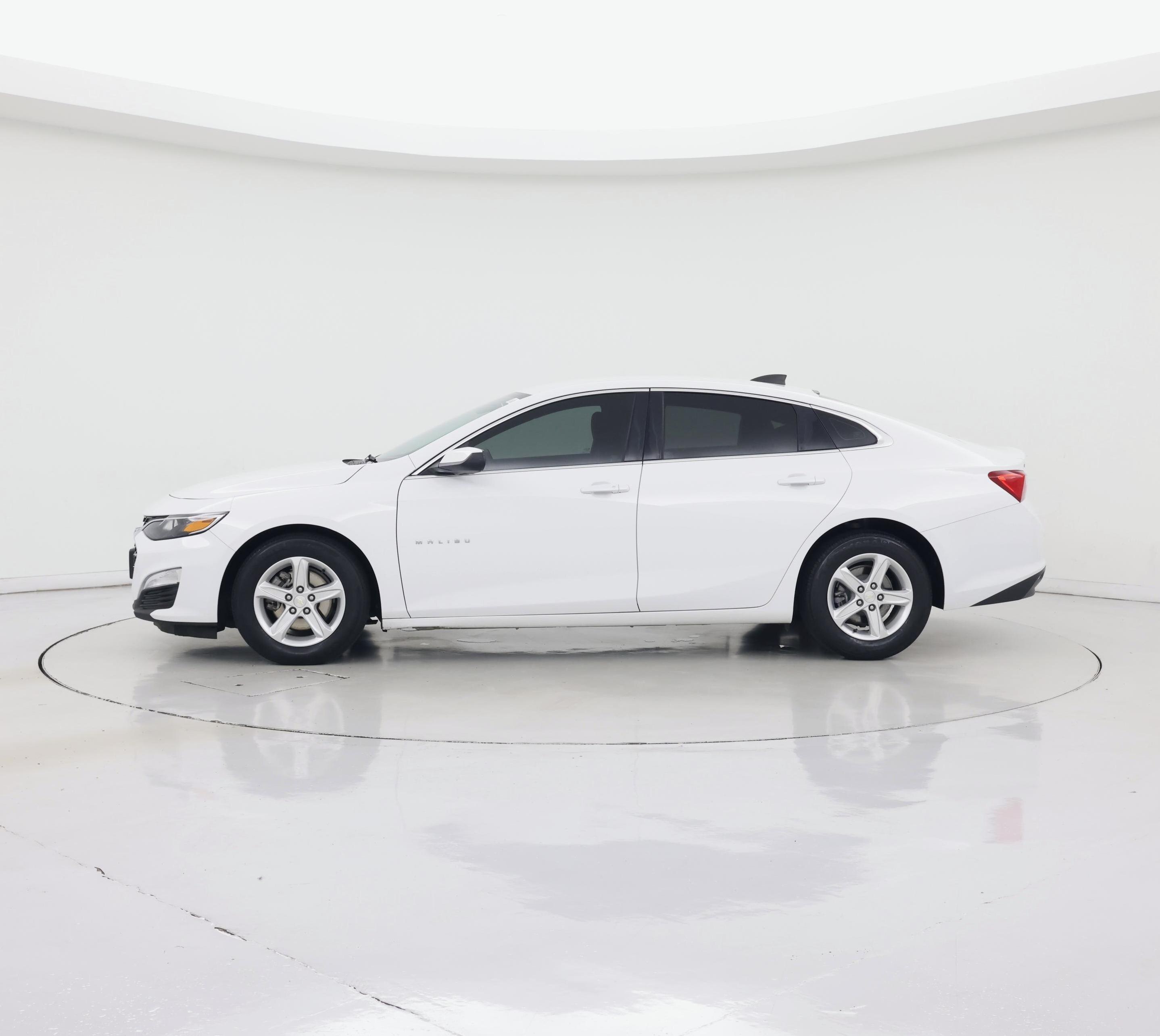 Thumbnail: 2019 Chevrolet Malibu - 3