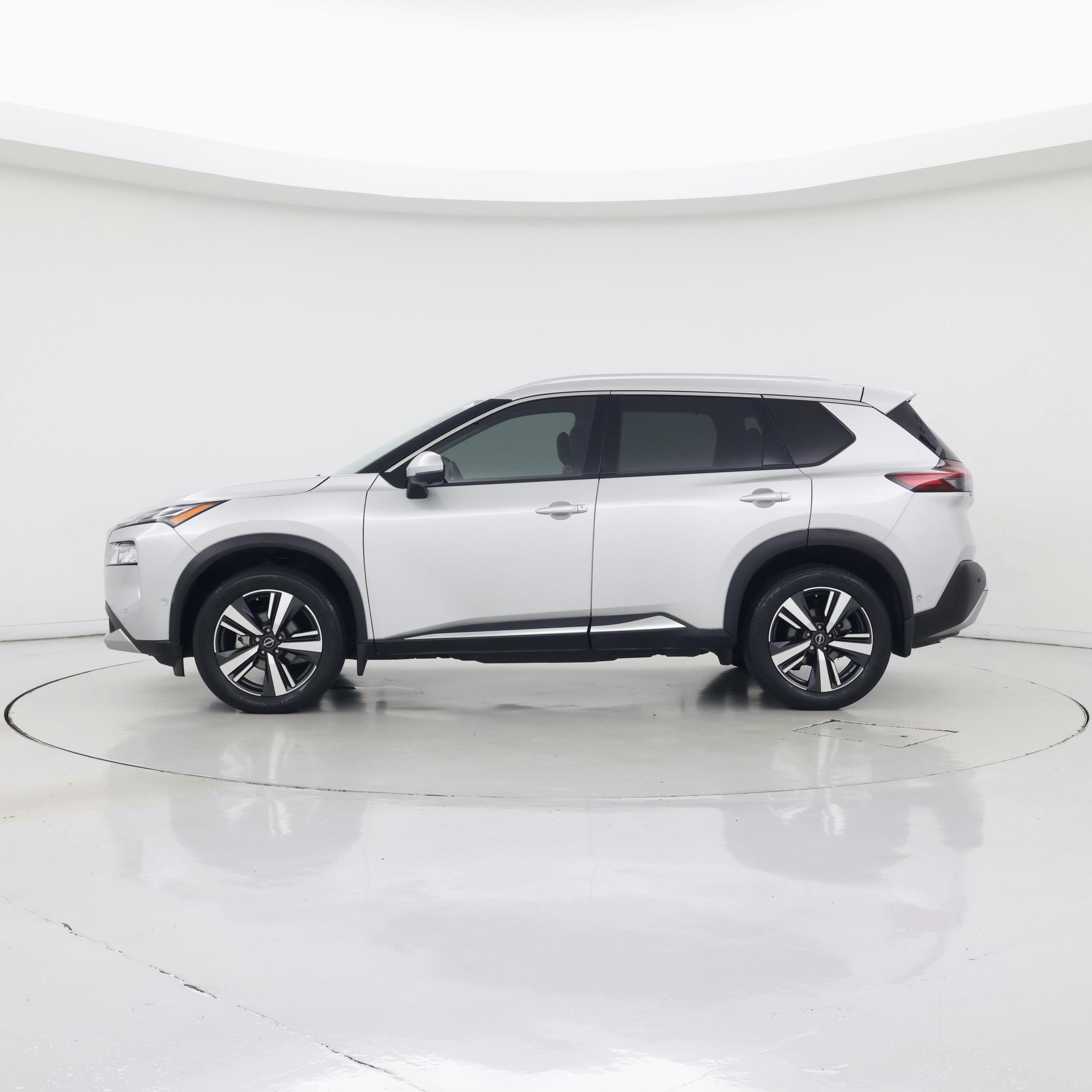 Thumbnail: 2022 Nissan Rogue - 3