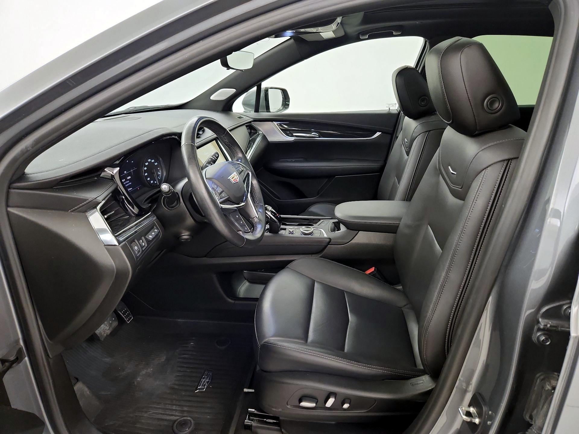 Thumbnail: 2021 Cadillac XT5 - 11