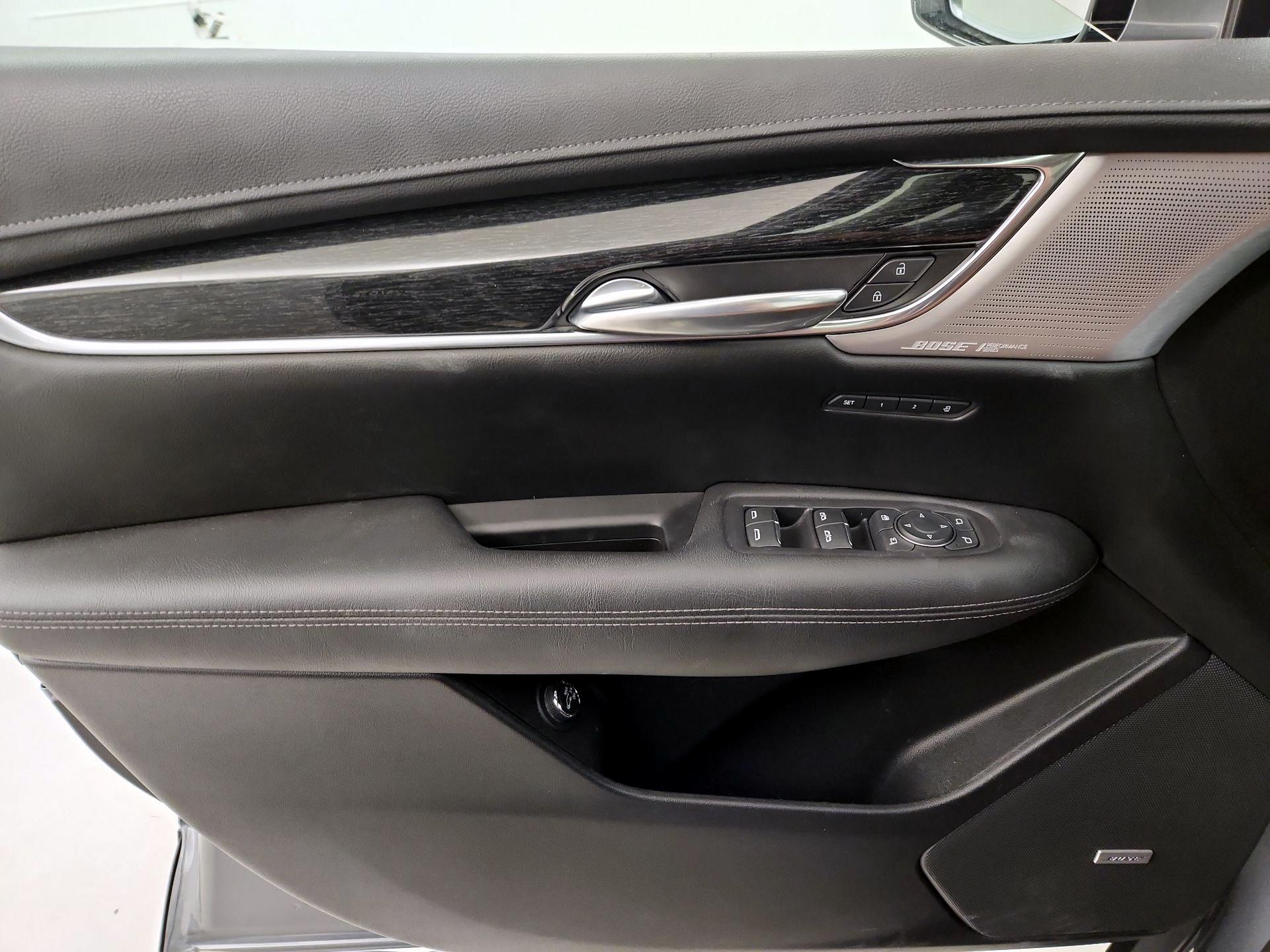 Thumbnail: 2021 Cadillac XT5 - 12