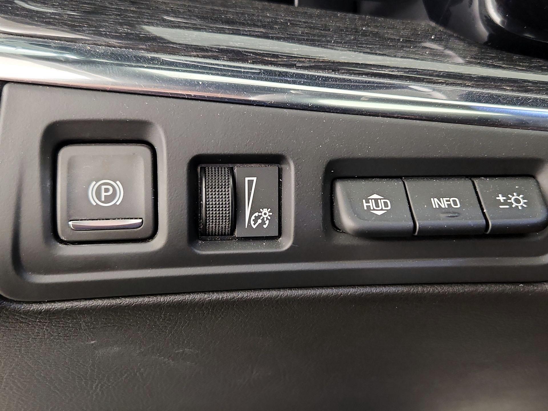 Thumbnail: 2021 Cadillac XT5 - 13